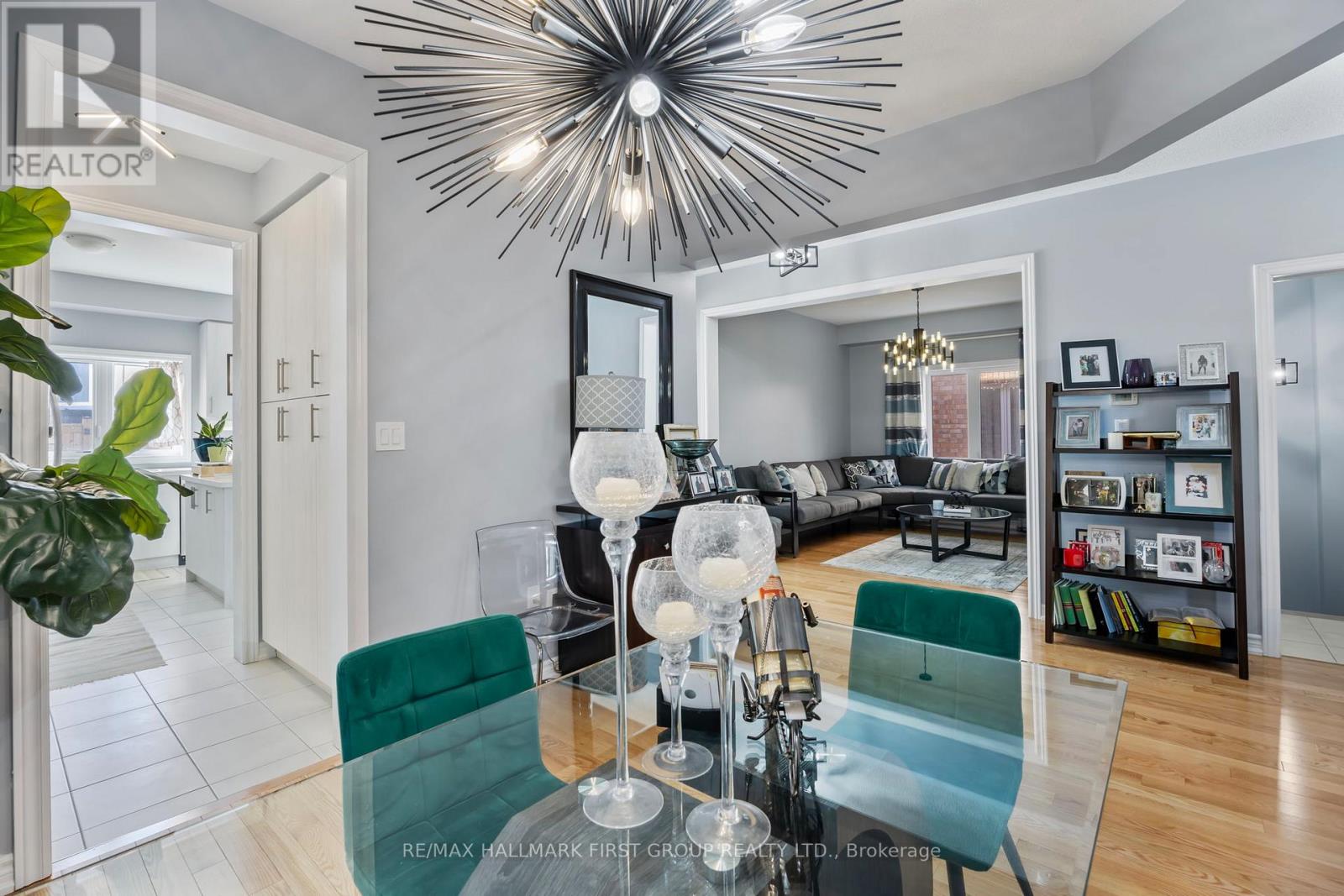 307 Northglen Boulevard, Clarington, Ontario  L1C 7G6 - Photo 8 - E12860008