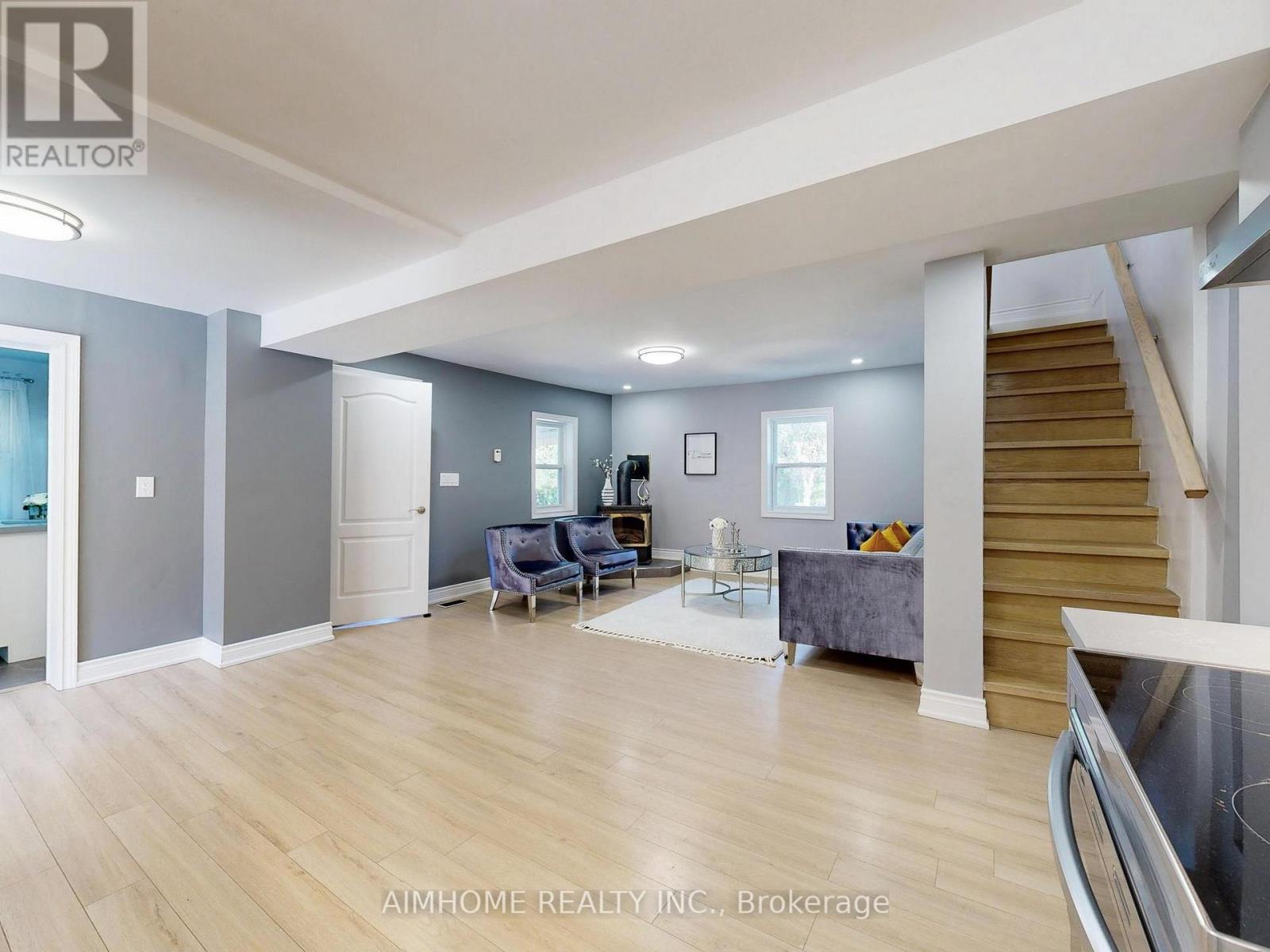 15 Main Street, Georgina, Ontario  L0E 1N0 - Photo 18 - N12859954