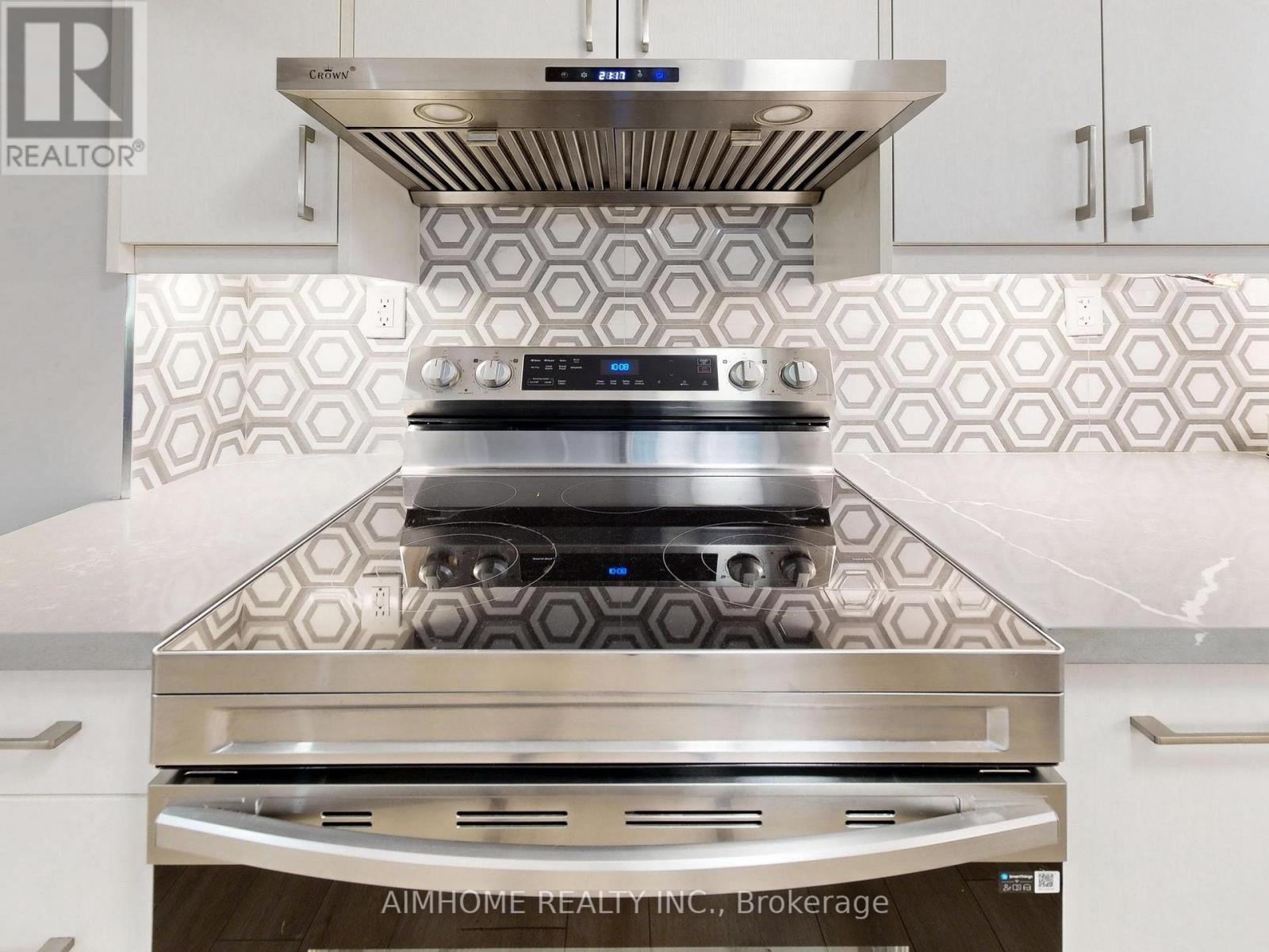 15 Main Street, Georgina, Ontario  L0E 1N0 - Photo 21 - N12859954