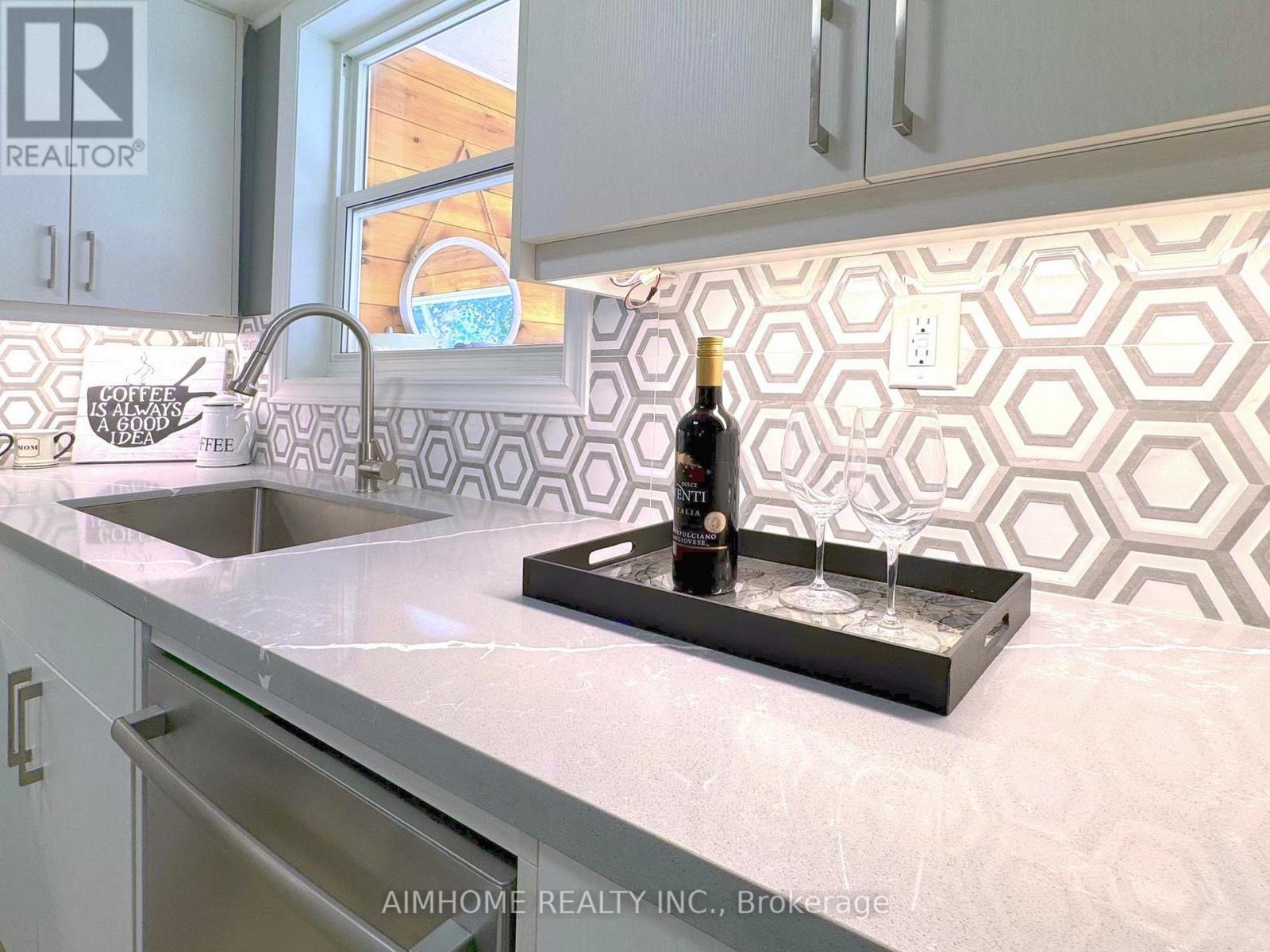 15 Main Street, Georgina, Ontario  L0E 1N0 - Photo 22 - N12859954