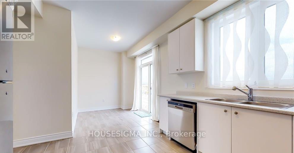 7 Stately Drive, Wasaga Beach, Ontario  L9Z 0L9 - Photo 11 - S12859998