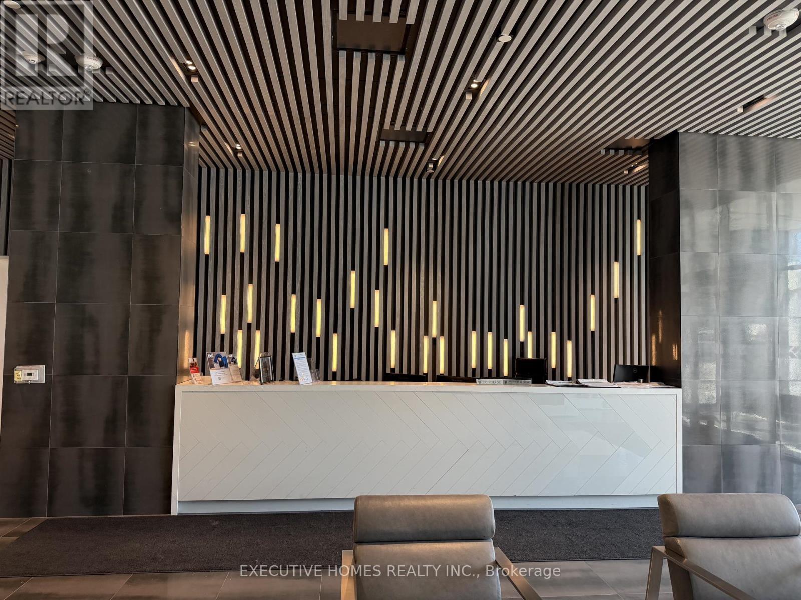 409 - 2481 Taunton Road, Oakville (Ro River Oaks), Ontario  L6H 3R7 - Photo 2 - W12859950