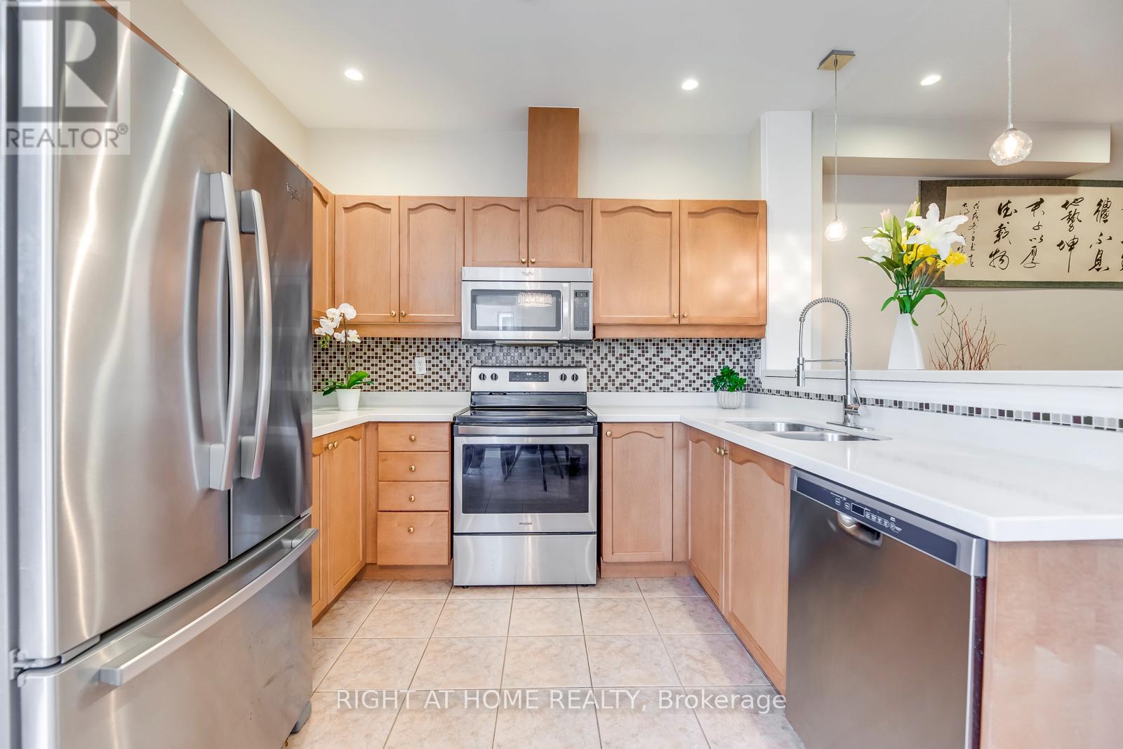 3402 Fountain Park Avenue, Mississauga (Churchill Meadows), Ontario  L5M 7E3 - Photo 15 - W12860016