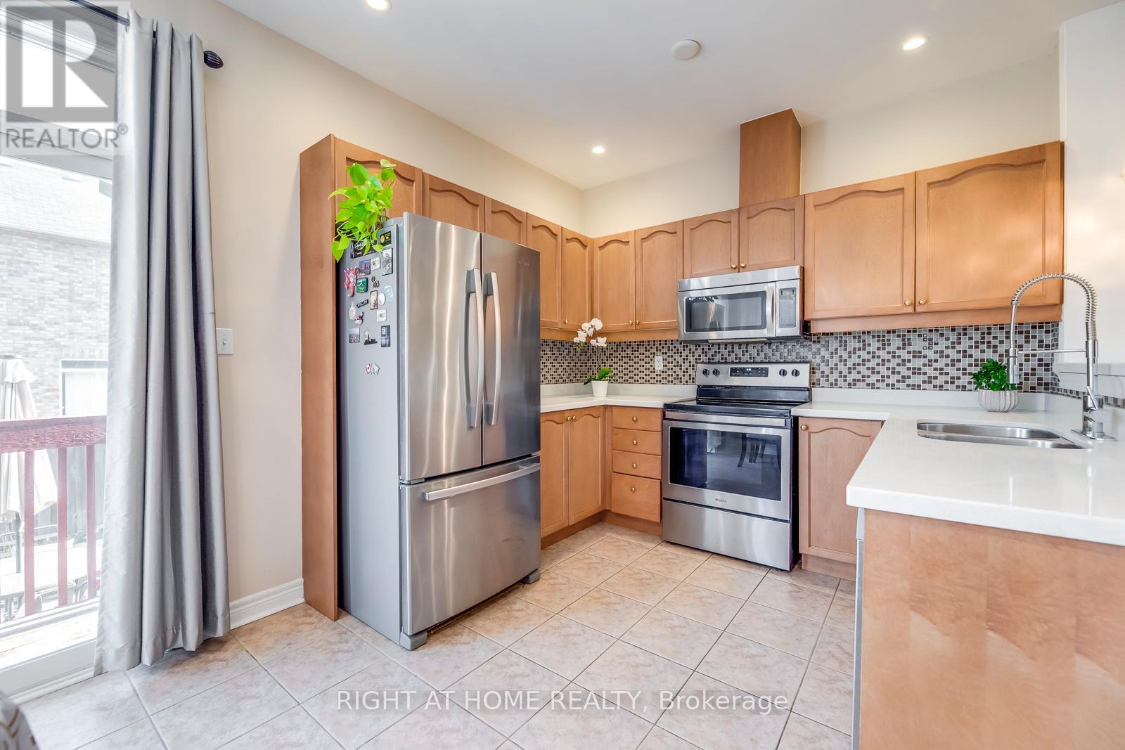 3402 Fountain Park Avenue, Mississauga (Churchill Meadows), Ontario  L5M 7E3 - Photo 16 - W12860016