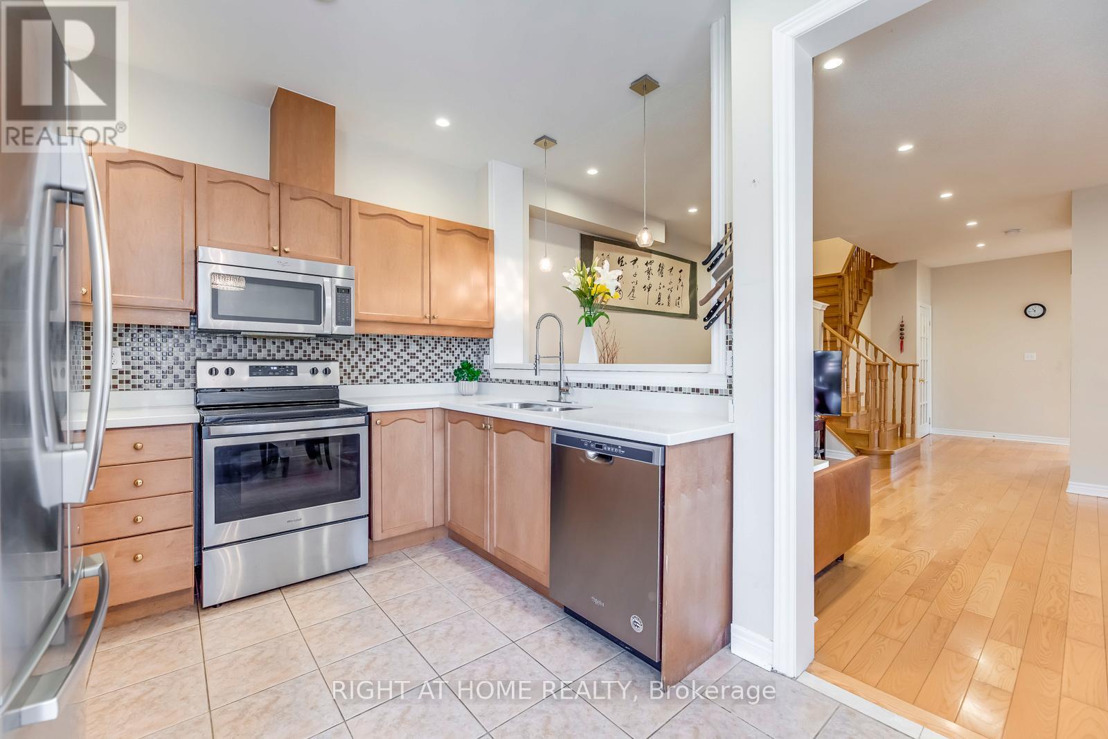 3402 Fountain Park Avenue, Mississauga (Churchill Meadows), Ontario  L5M 7E3 - Photo 18 - W12860016