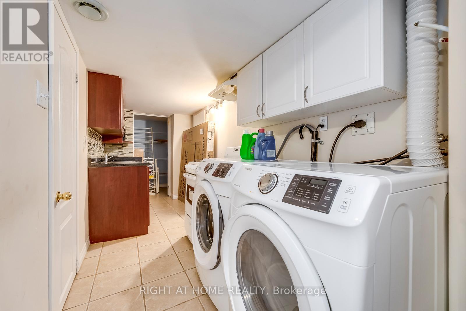 3402 Fountain Park Avenue, Mississauga (Churchill Meadows), Ontario  L5M 7E3 - Photo 35 - W12860016