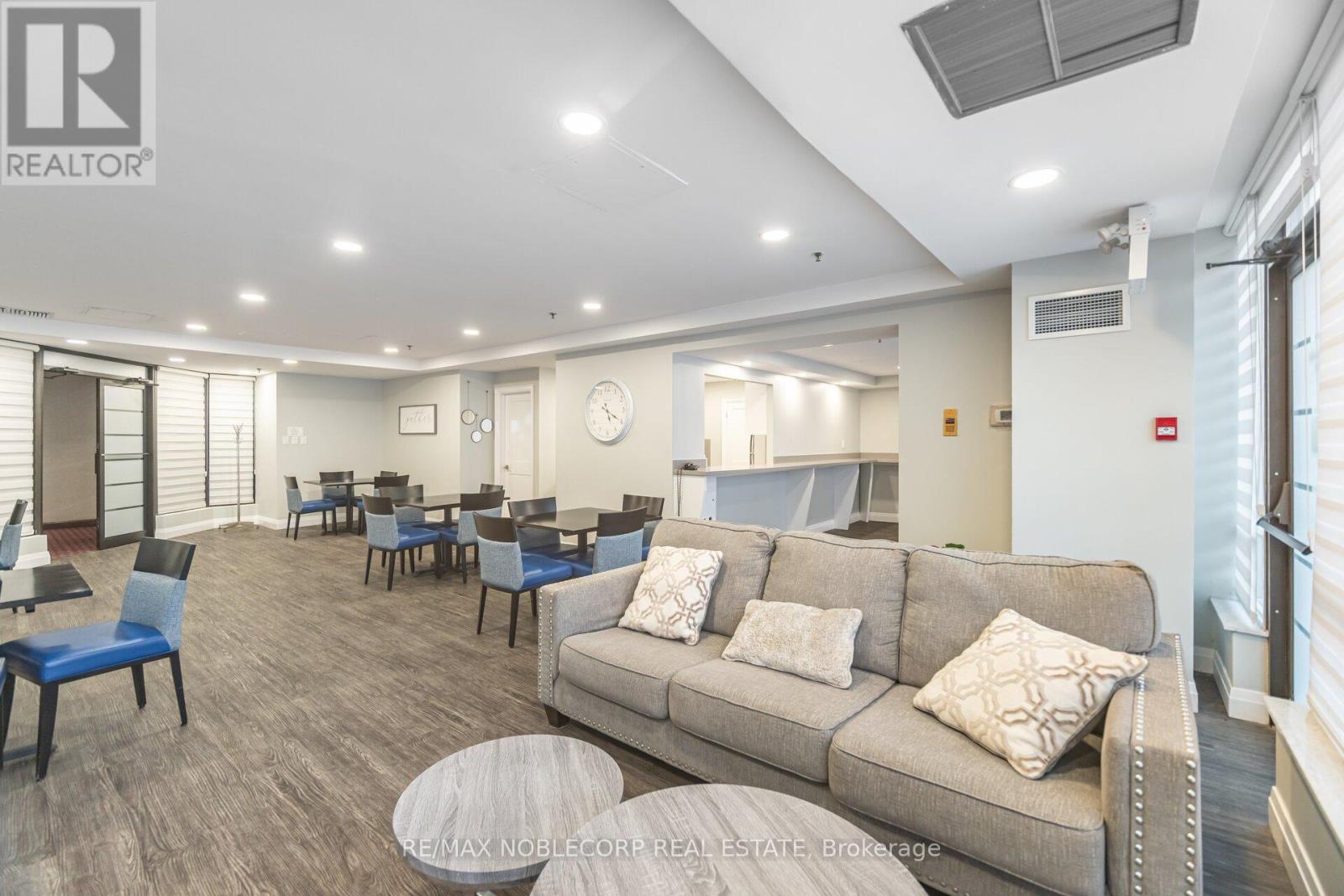 1107 - 22 Hanover Road, Brampton (Queen Street Corridor), Ontario  L6S 5K7 - Photo 31 - W12860028