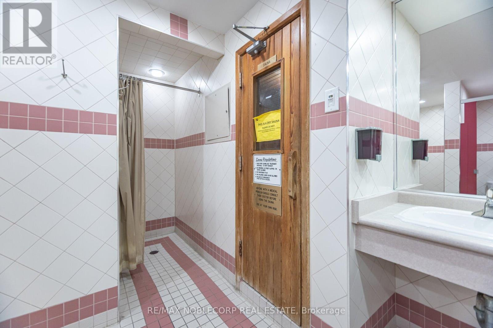 1107 - 22 Hanover Road, Brampton (Queen Street Corridor), Ontario  L6S 5K7 - Photo 41 - W12860028