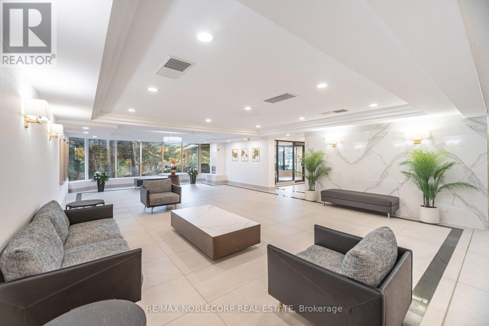 1107 - 22 Hanover Road, Brampton (Queen Street Corridor), Ontario  L6S 5K7 - Photo 6 - W12860028