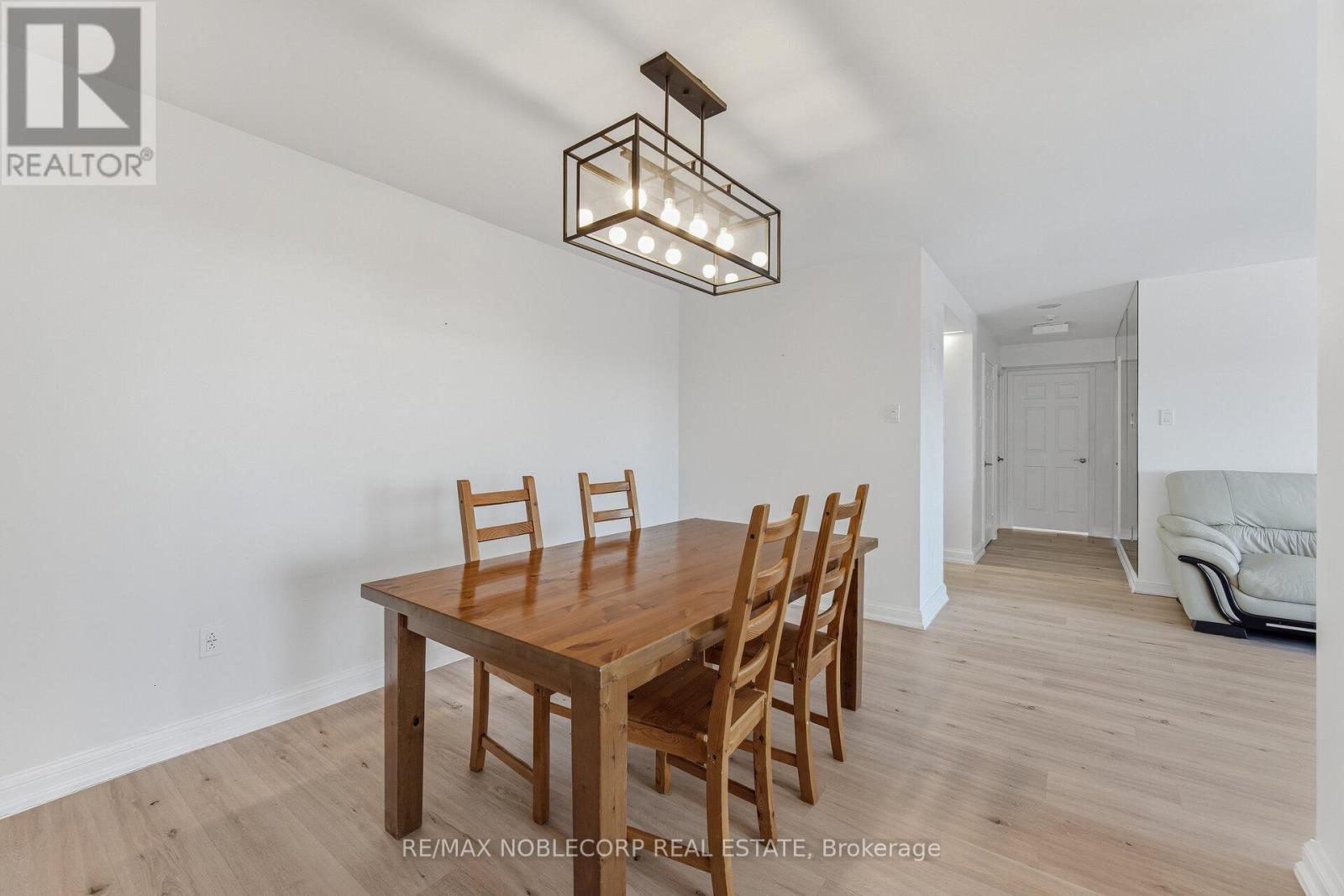 1107 - 22 Hanover Road, Brampton (Queen Street Corridor), Ontario  L6S 5K7 - Photo 9 - W12860028