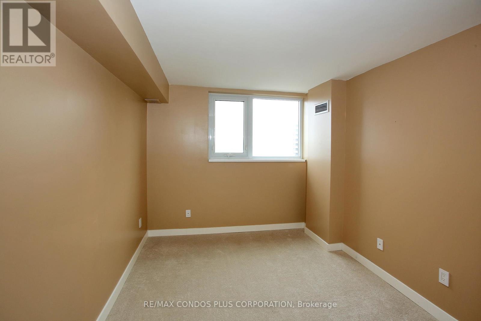 1605 - 260 Scarlett Road, Toronto (Rockcliffe-Smythe), Ontario  M6N 4X6 - Photo 18 - W12860032