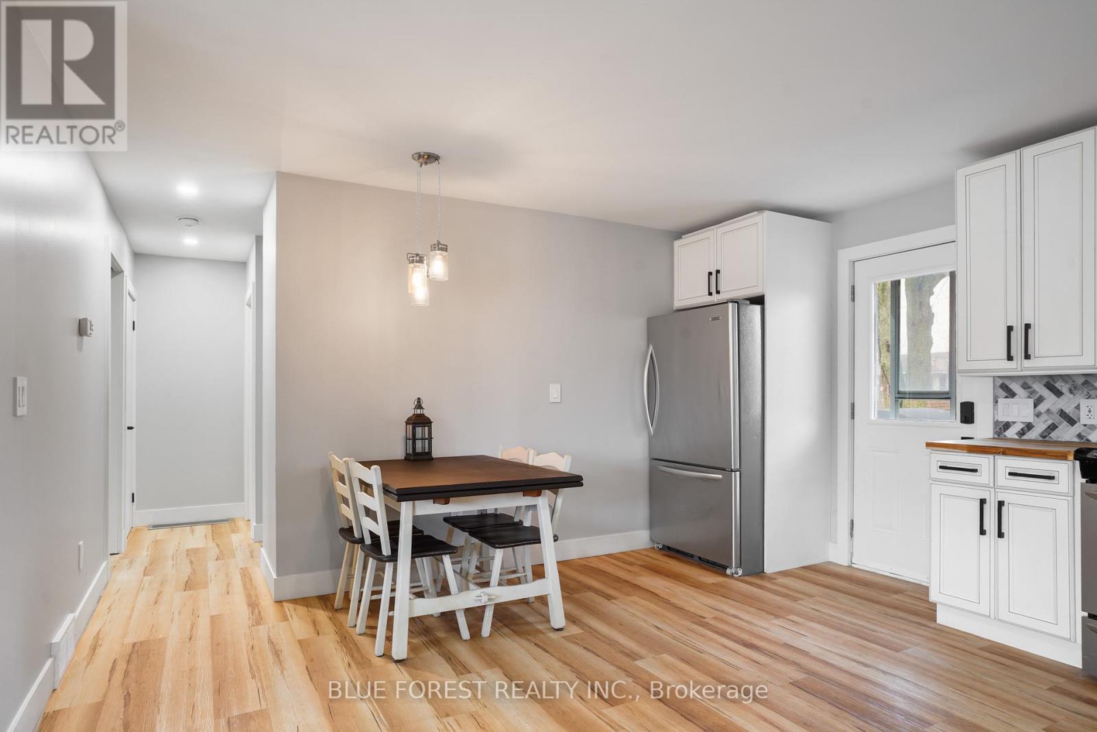 Photo 11 of 38 for 218 Maple Street