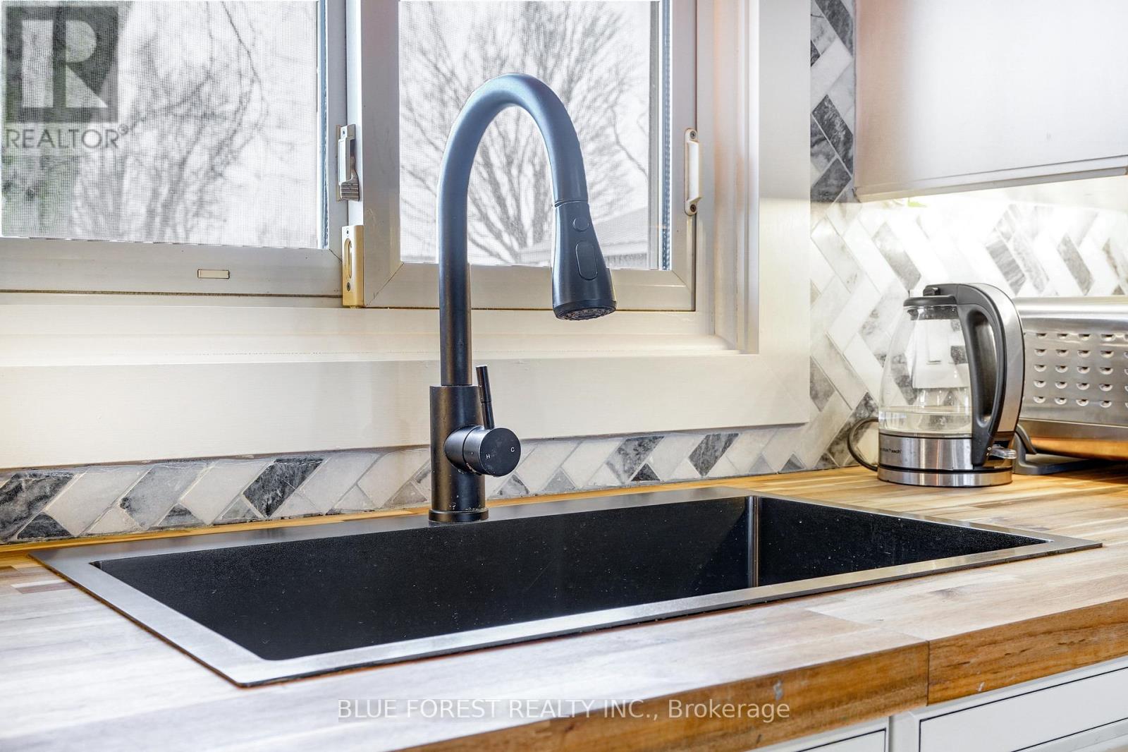 Photo 16 of 38 for 218 Maple Street