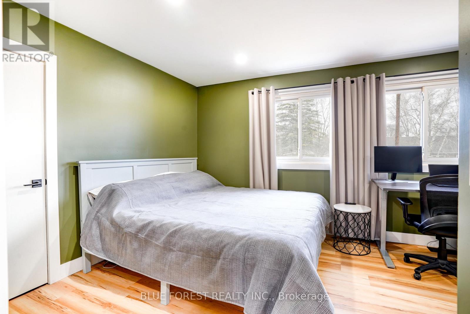 Photo 17 of 38 for 218 Maple Street