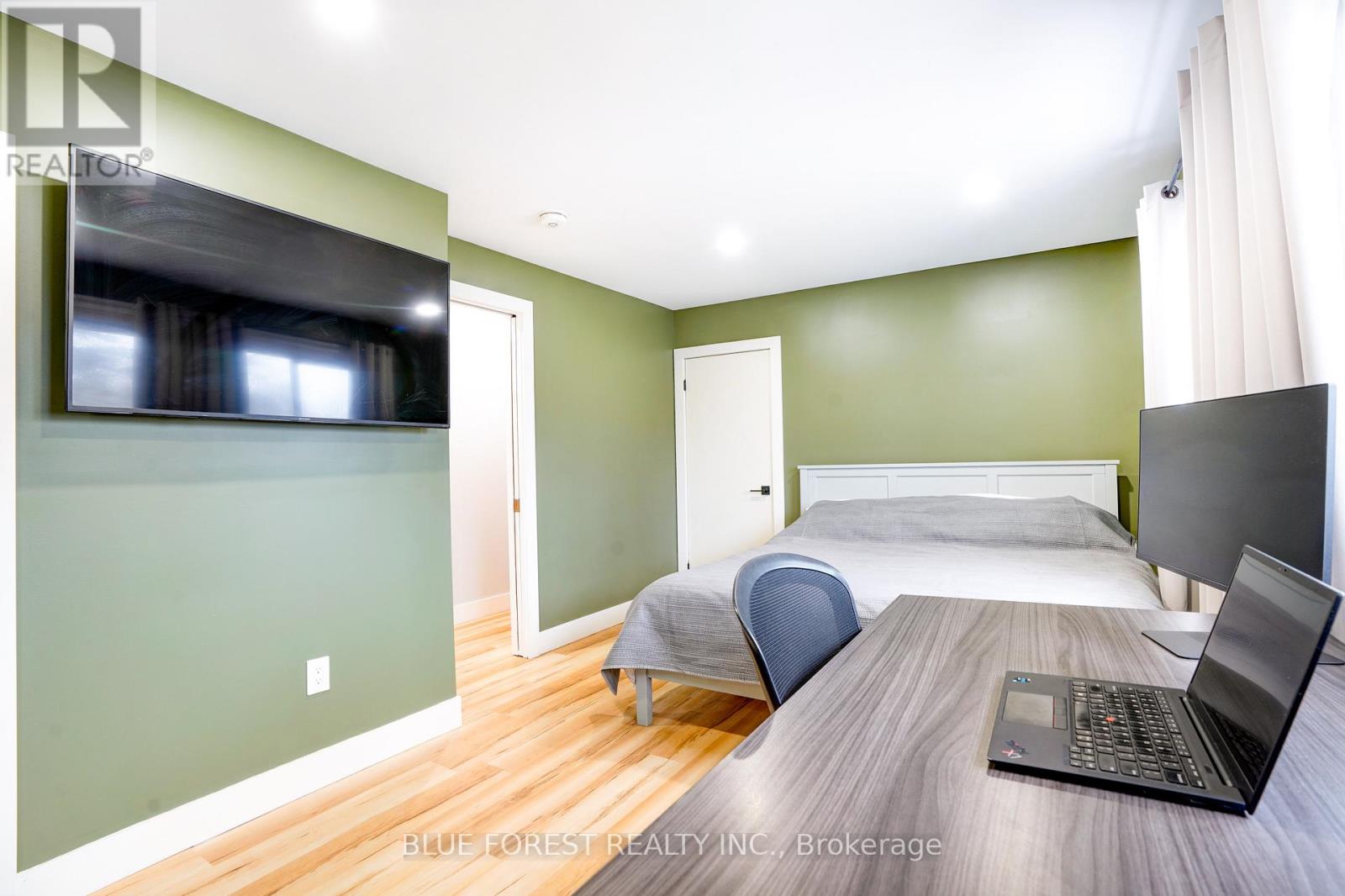 Photo 19 of 38 for 218 Maple Street