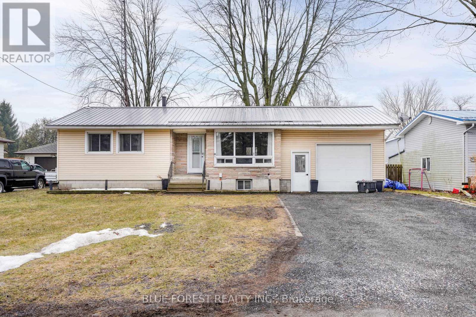 Photo 2 of 38 for 218 Maple Street