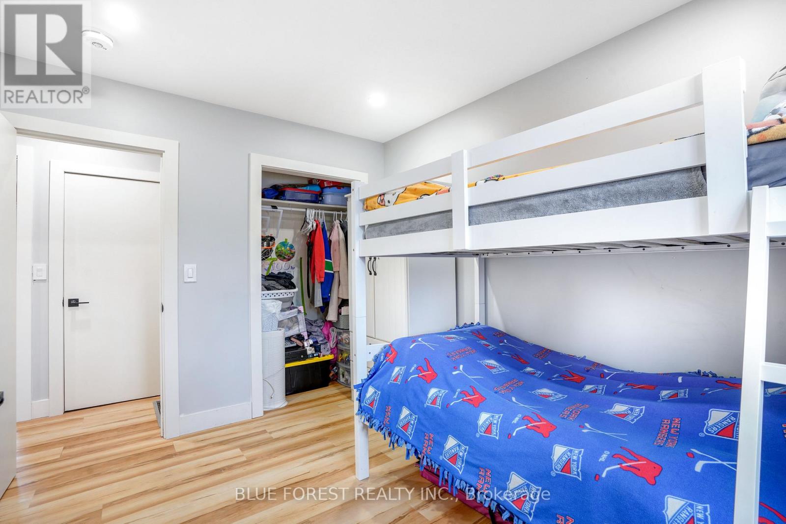 Photo 22 of 38 for 218 Maple Street