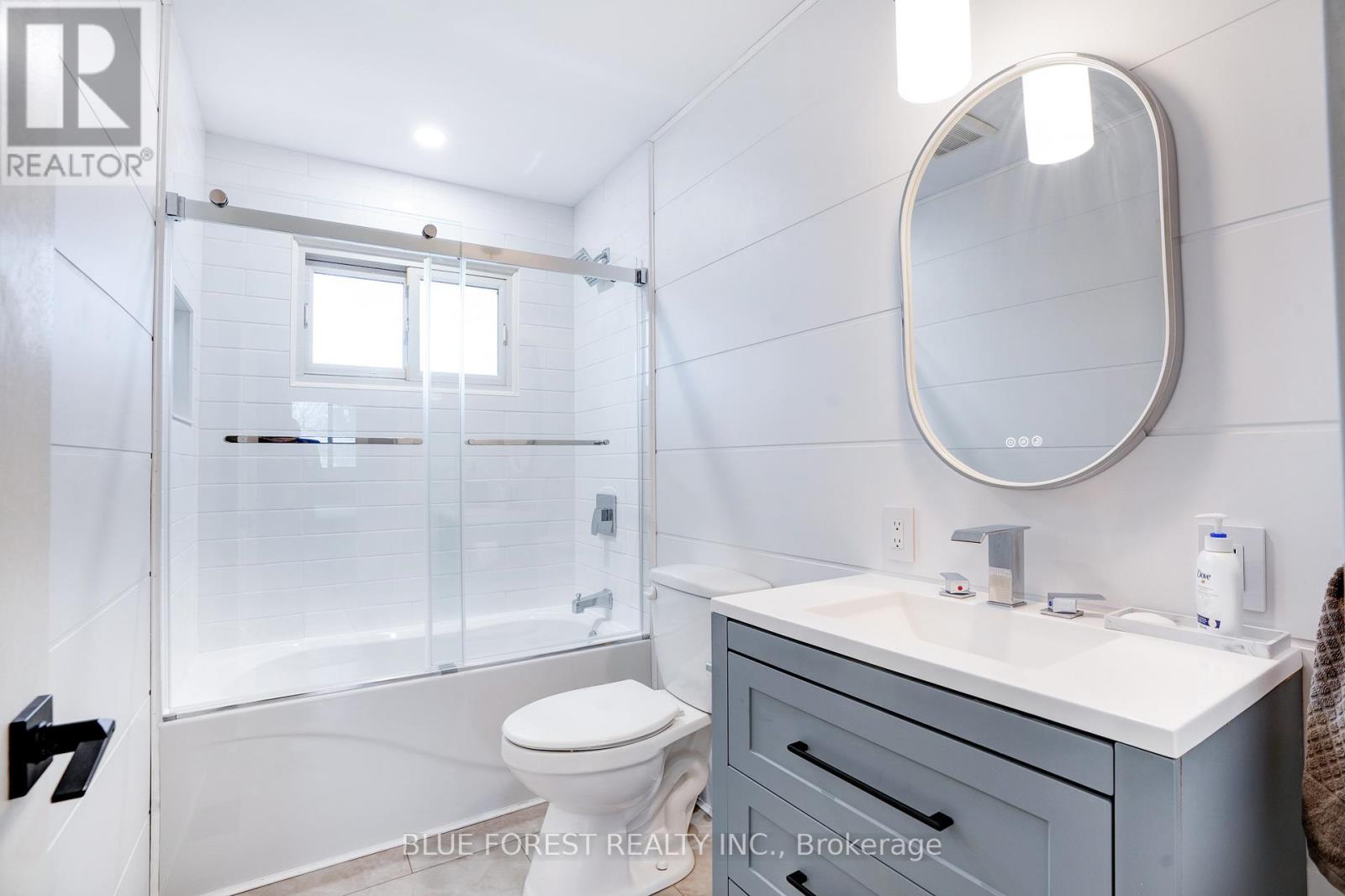 Photo 23 of 38 for 218 Maple Street