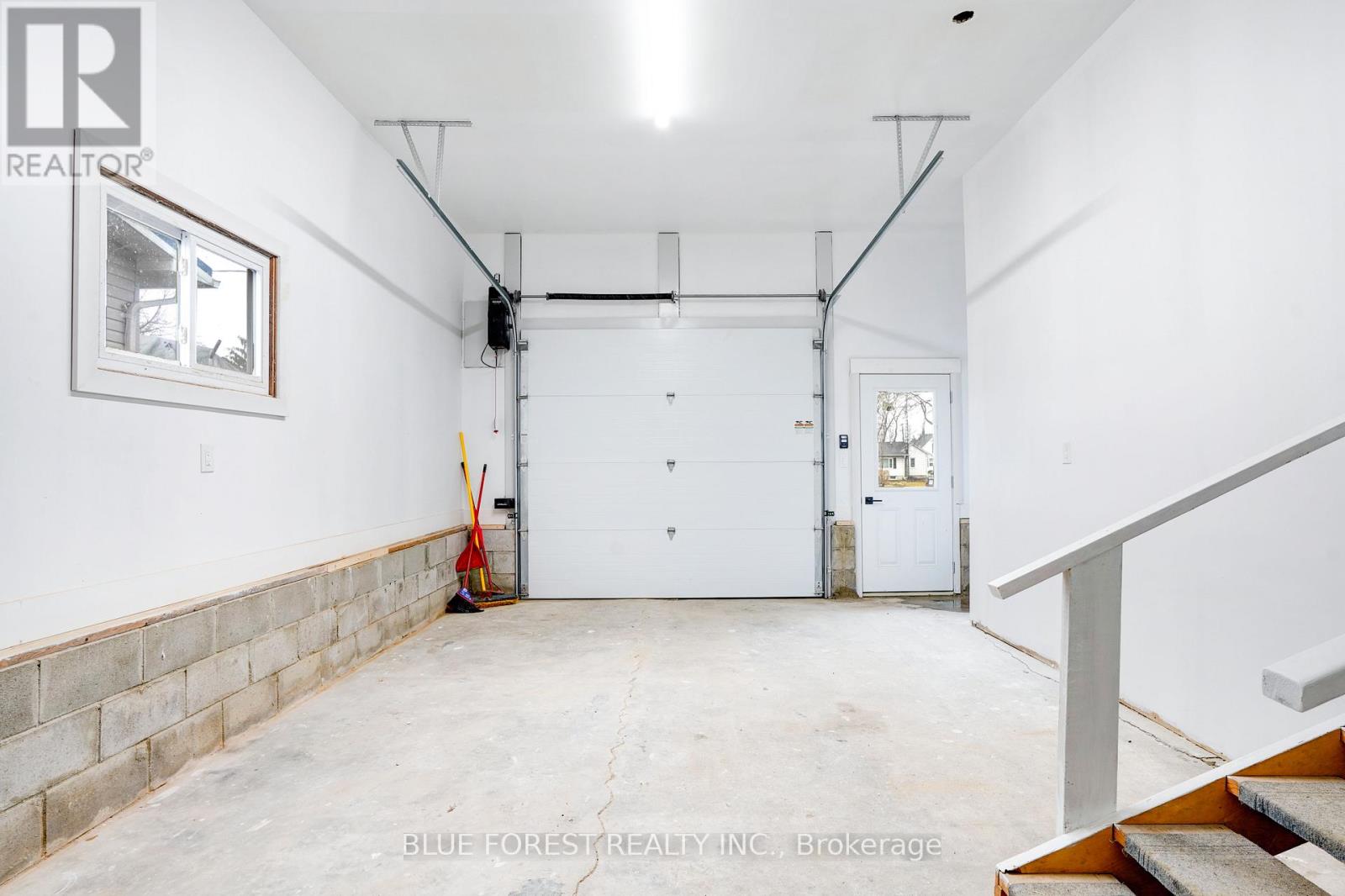 Photo 24 of 38 for 218 Maple Street