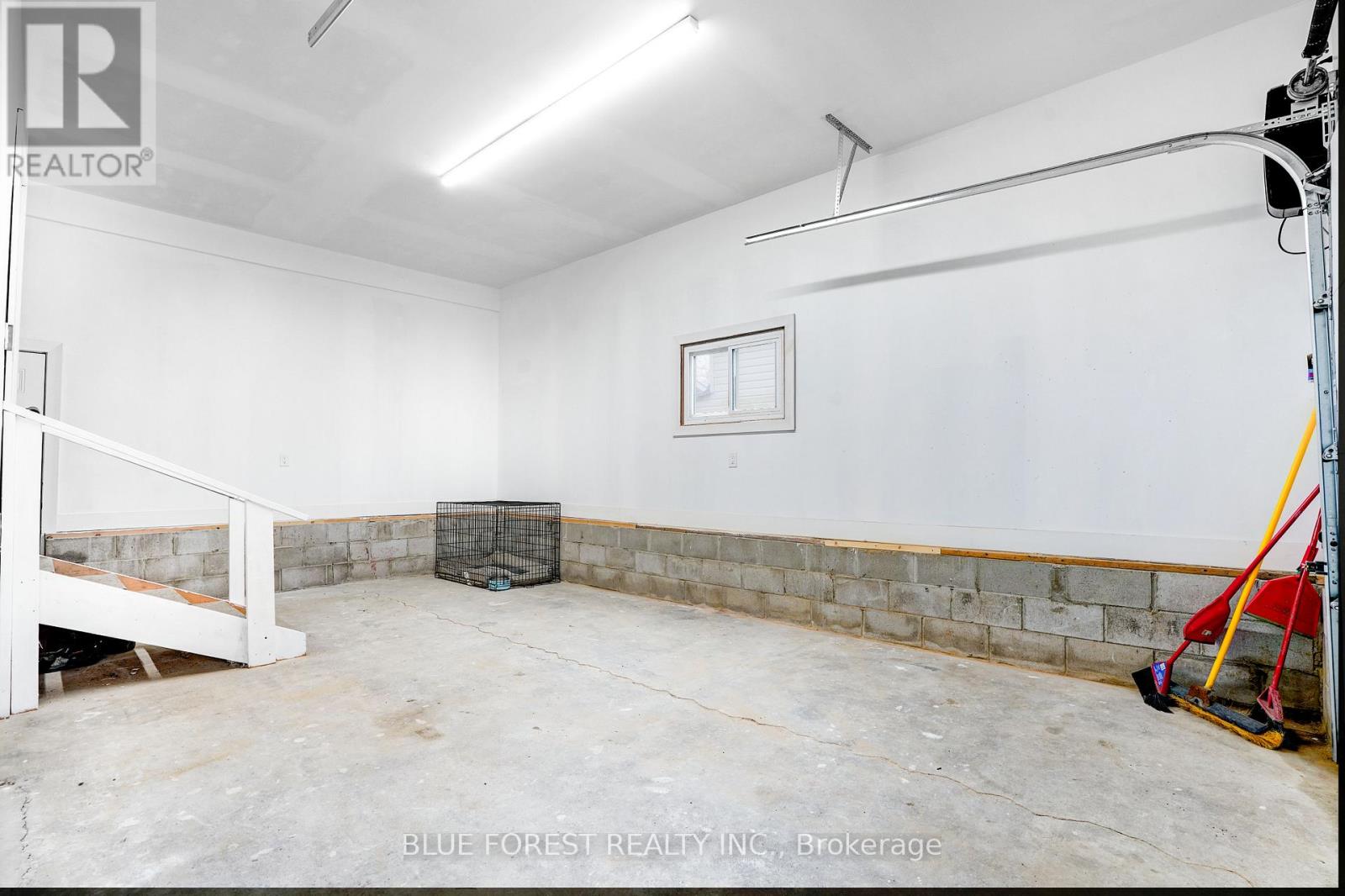 Photo 25 of 38 for 218 Maple Street