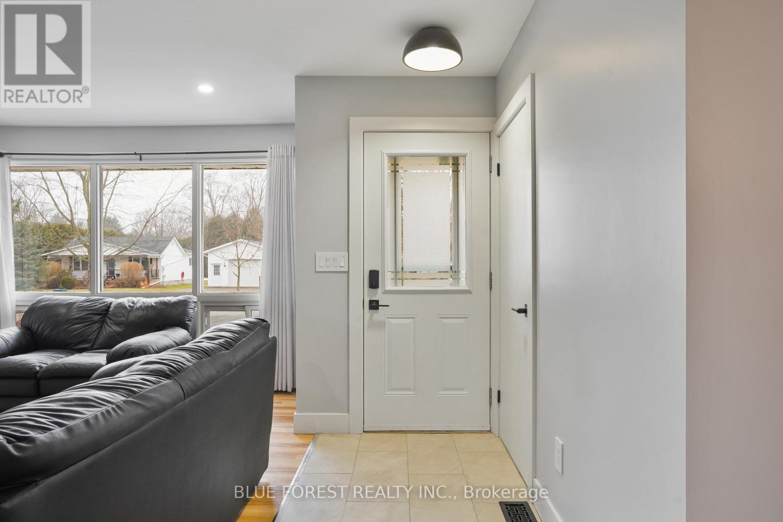 Photo 5 of 38 for 218 Maple Street