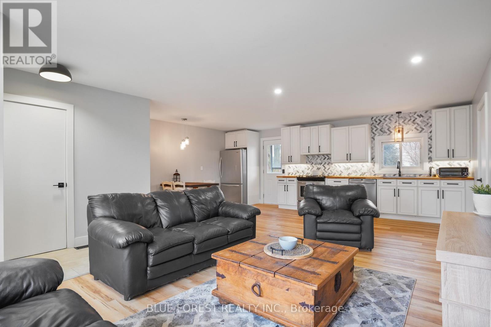 Photo 6 of 38 for 218 Maple Street