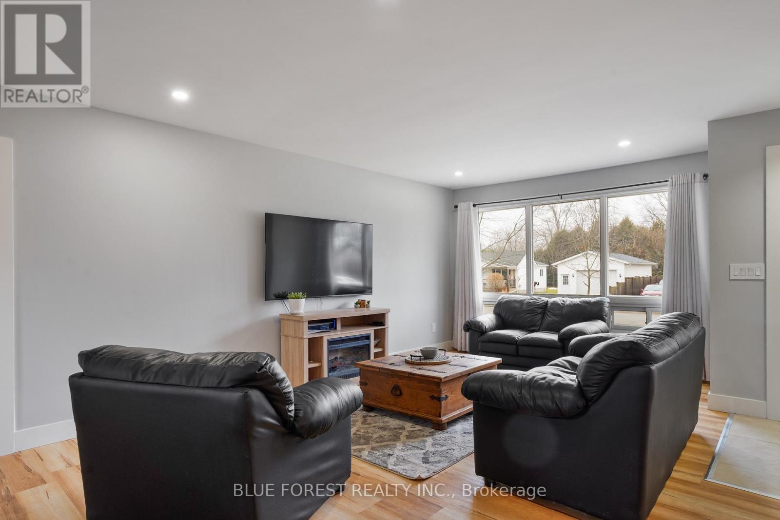 Photo 7 of 38 for 218 Maple Street