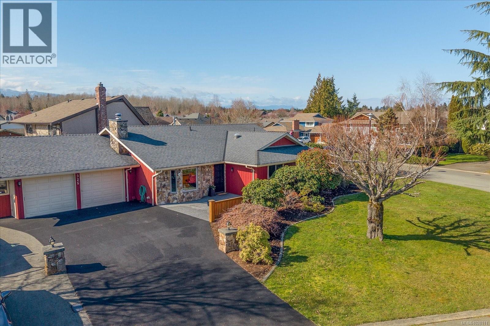 325 McKinnon St, Parksville, British Columbia