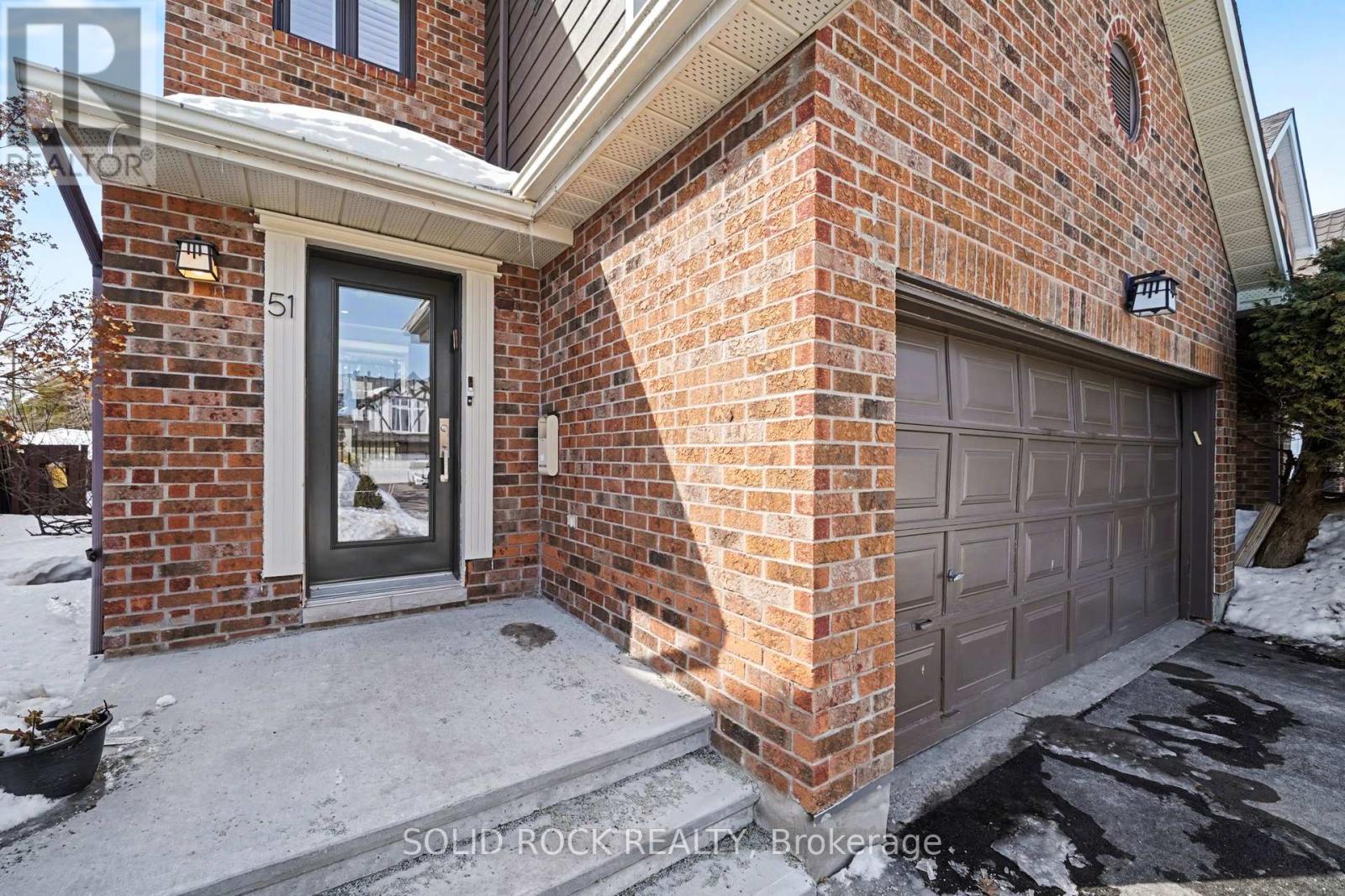 51 Pemberton Crescent, Ottawa, Ontario  K2G 4Y9 - Photo 3 - X12860058