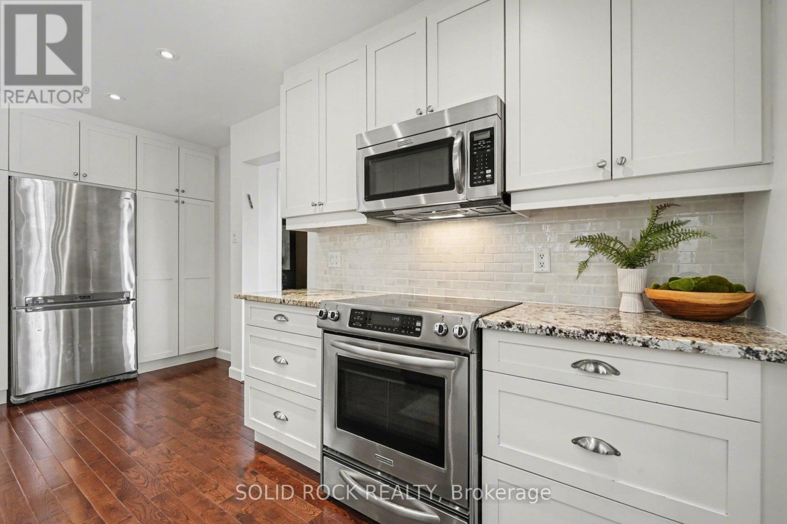 51 Pemberton Crescent, Ottawa, Ontario  K2G 4Y9 - Photo 7 - X12860058