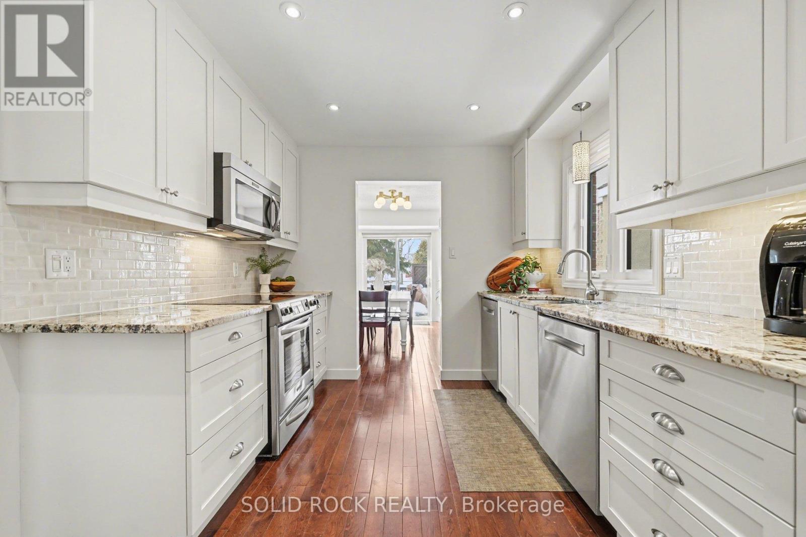 51 Pemberton Crescent, Ottawa, Ontario  K2G 4Y9 - Photo 9 - X12860058