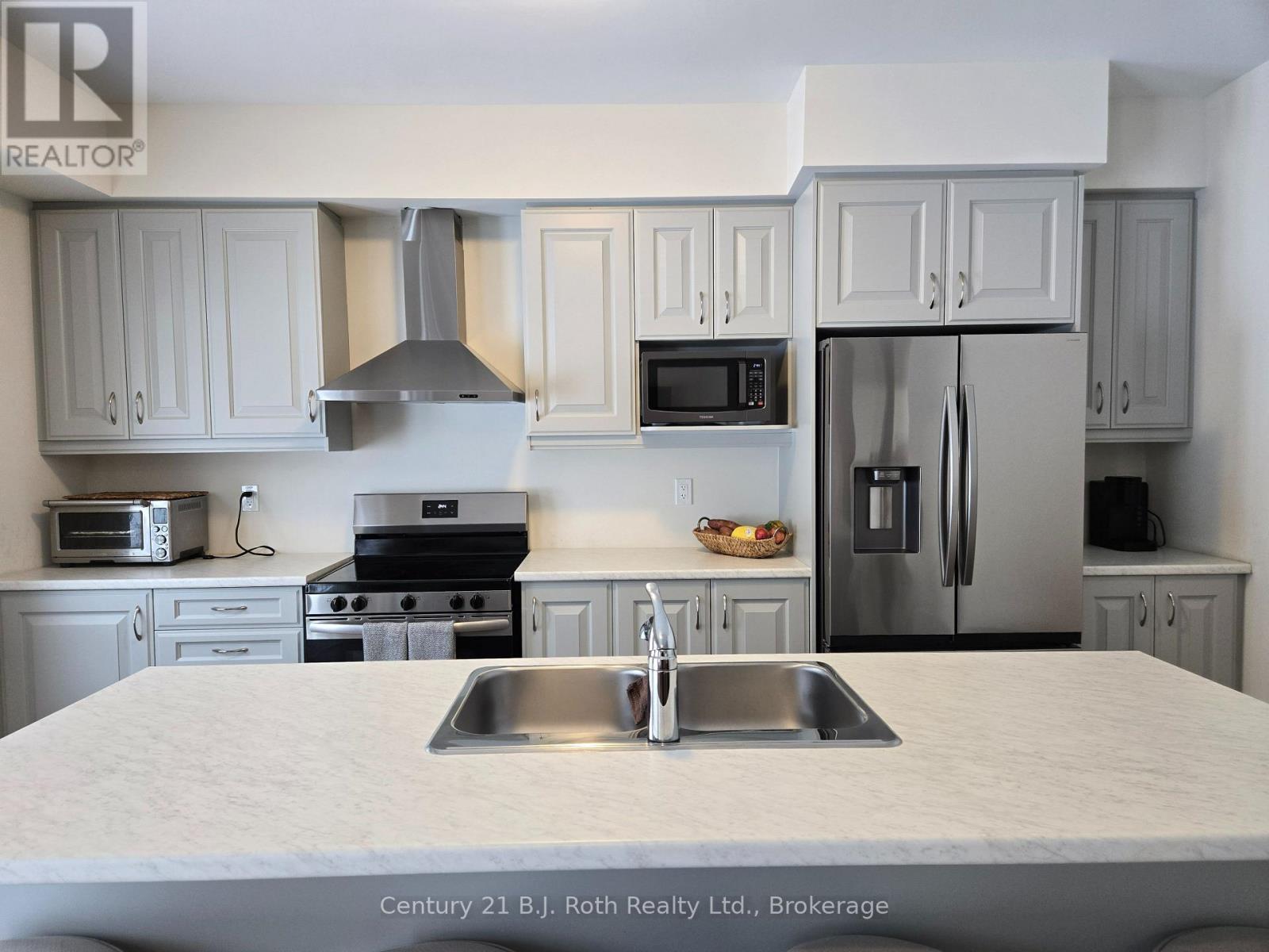 305 Mceachern Lane, Gravenhurst, Ontario  P1P 0H8 - Photo 9 - X12860052