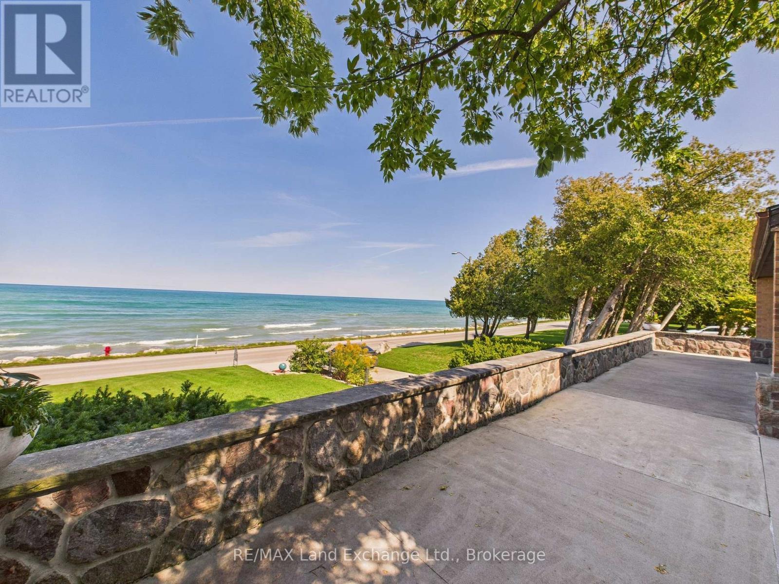 147 Goderich Street, Kincardine, Ontario  N2Z 2K9 - Photo 3 - X12860068