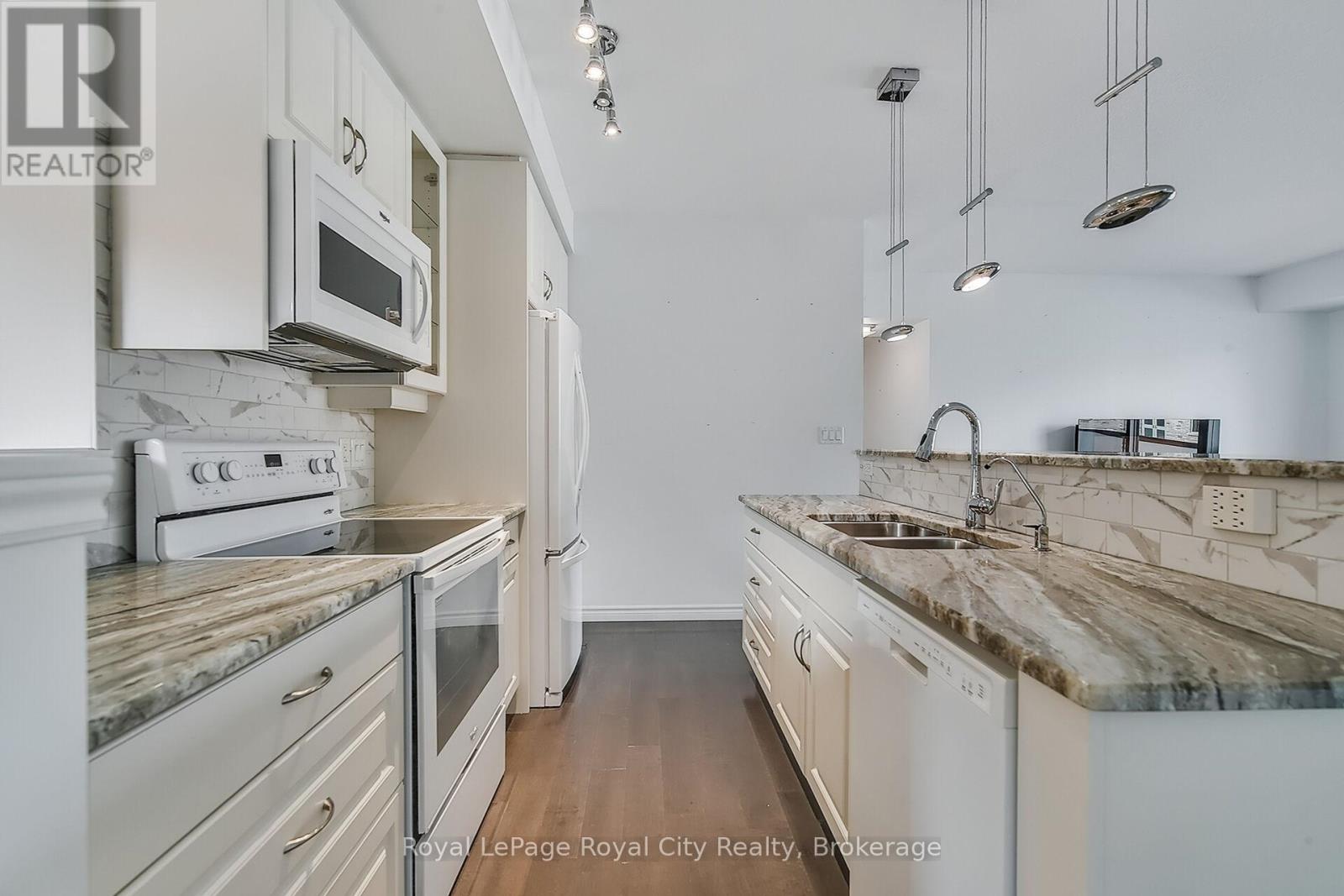 2 - 32 Arkell Road, Guelph, Ontario N1L 0L4 - Photo 6 - X12860072