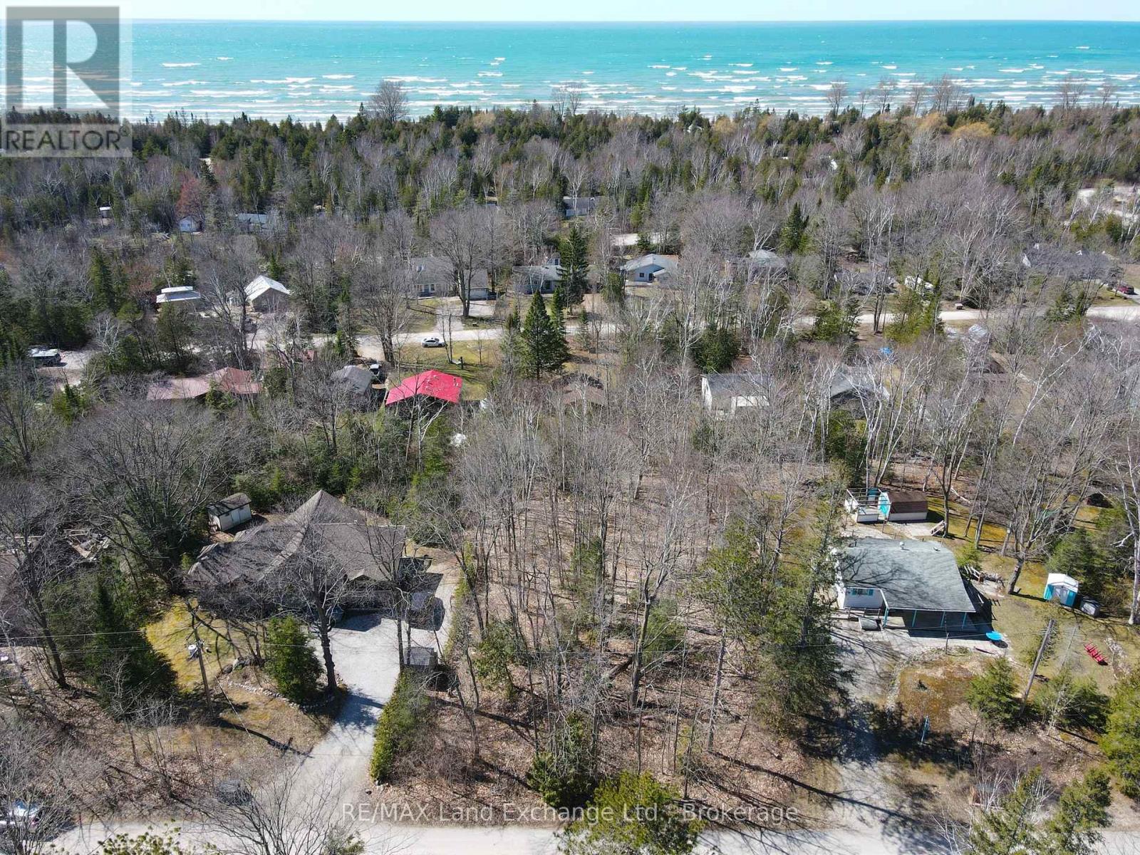 83 Silver Lake Crescent, South Bruce Peninsula, Ontario  N0H 2G0 - Photo 4 - X12860084