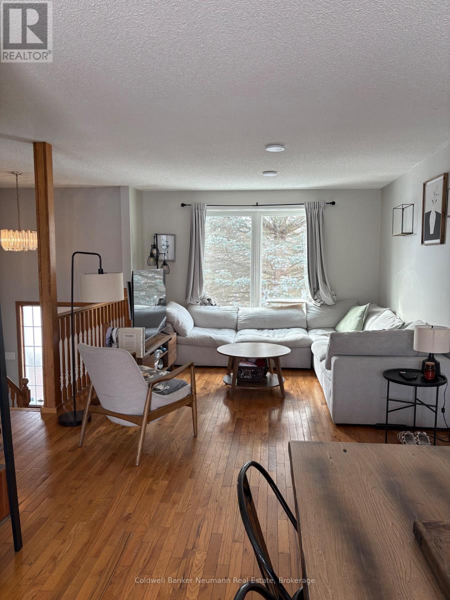 Upper Unit - 10 Watt Street, Guelph (Grange Road), Ontario  N1E 6W9 - Photo 2 - X12860090