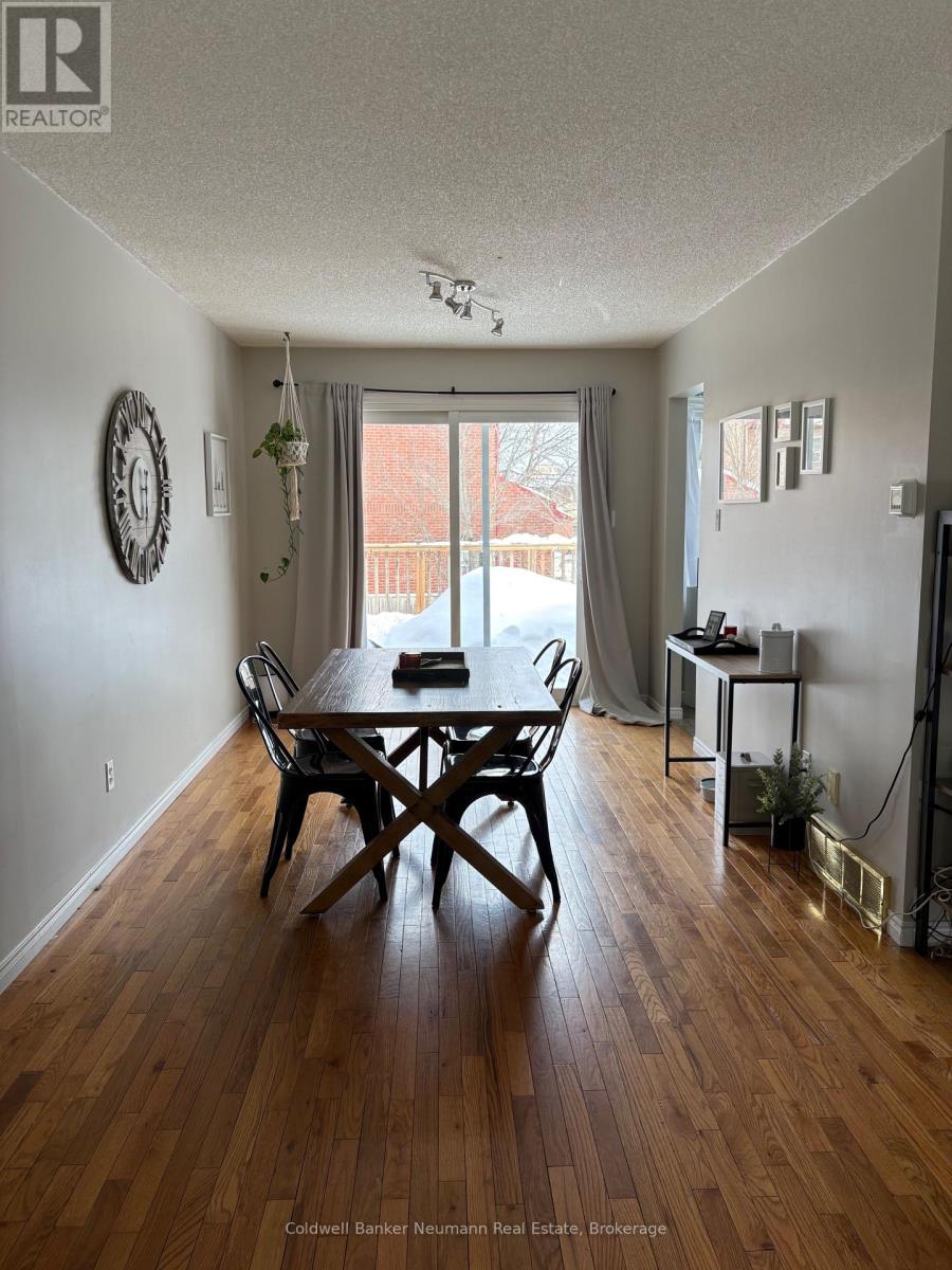 Upper Unit - 10 Watt Street, Guelph (Grange Road), Ontario  N1E 6W9 - Photo 5 - X12860090