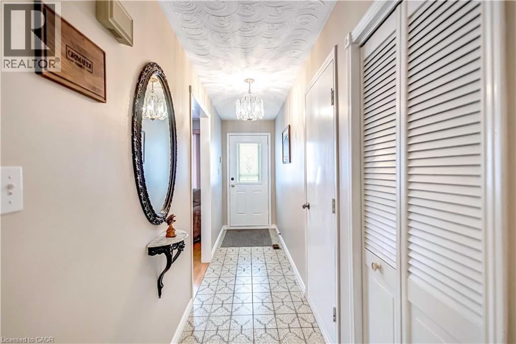 37 Greening Avenue, Stoney Creek, Ontario  L8E 3Z8 - Photo 3 - 40805364