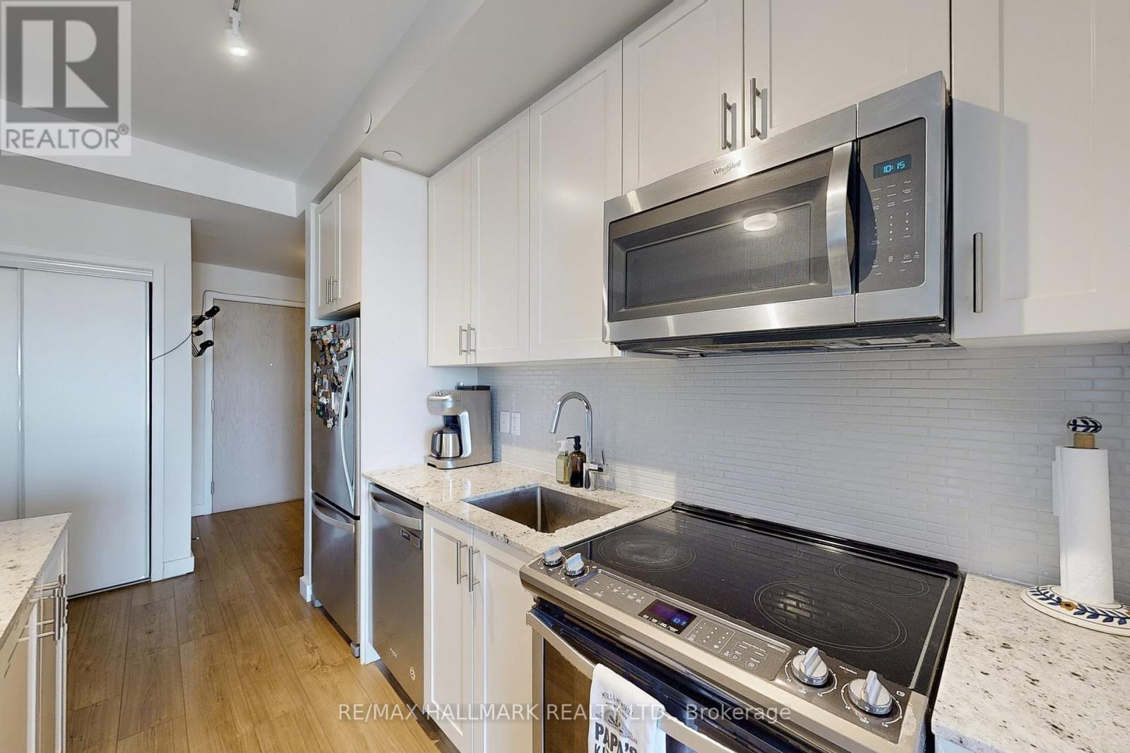 416 - 150 Sabina Drive, Oakville, Ontario  L6H 7C3 - Photo 12 - W12860082