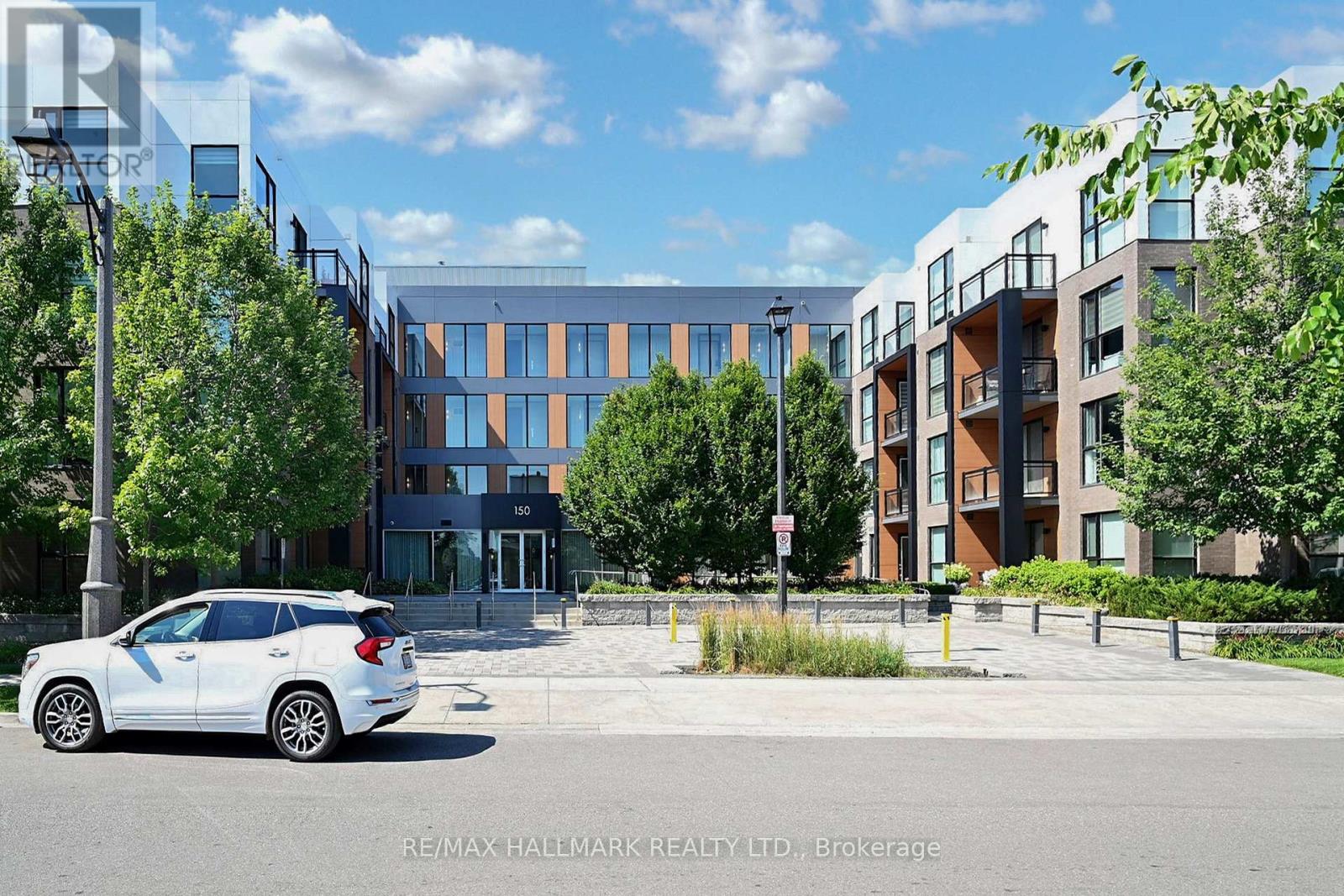 416 - 150 Sabina Drive, Oakville, Ontario  L6H 7C3 - Photo 2 - W12860082