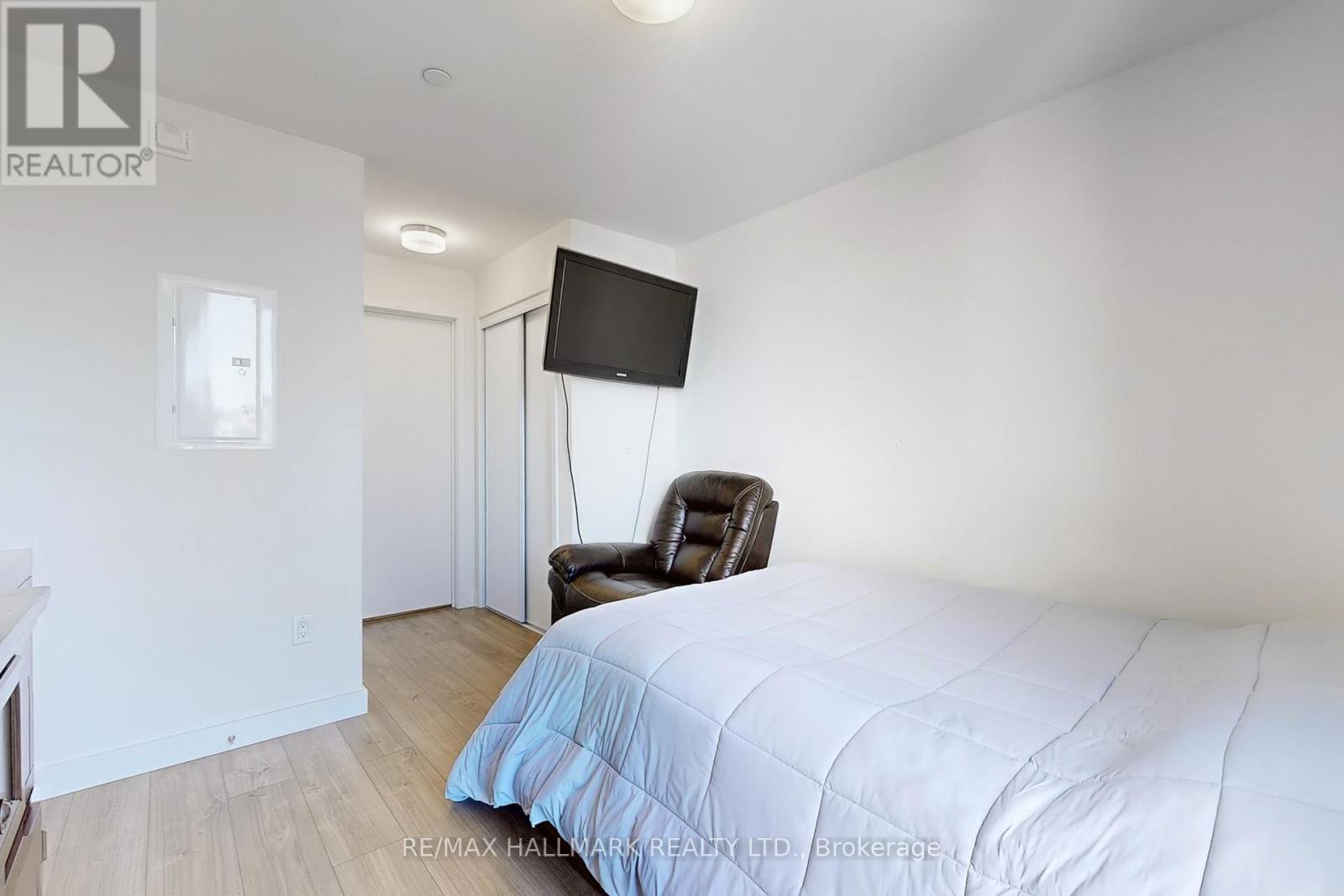 416 - 150 Sabina Drive, Oakville, Ontario  L6H 7C3 - Photo 20 - W12860082