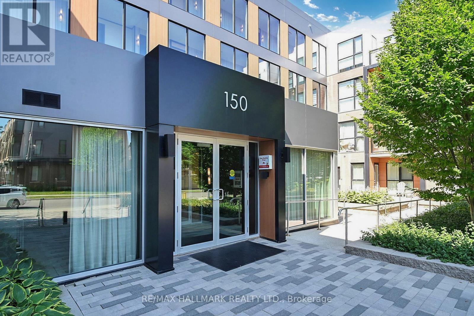 416 - 150 Sabina Drive, Oakville, Ontario  L6H 7C3 - Photo 4 - W12860082