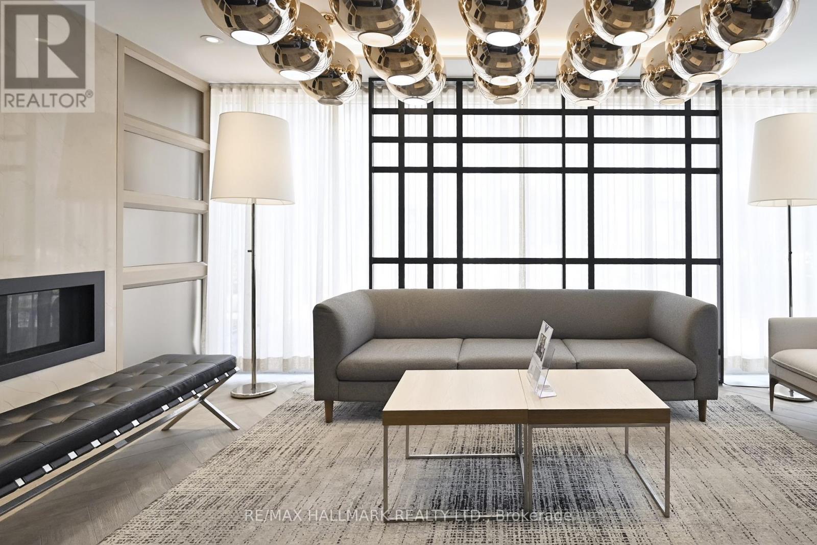 416 - 150 Sabina Drive, Oakville, Ontario  L6H 7C3 - Photo 5 - W12860082