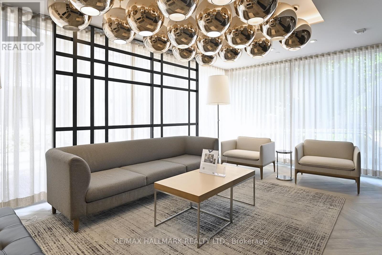 416 - 150 Sabina Drive, Oakville, Ontario  L6H 7C3 - Photo 6 - W12860082