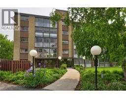400 CHAMPLAIN Boulevard Unit# 404, Cambridge, Ontario