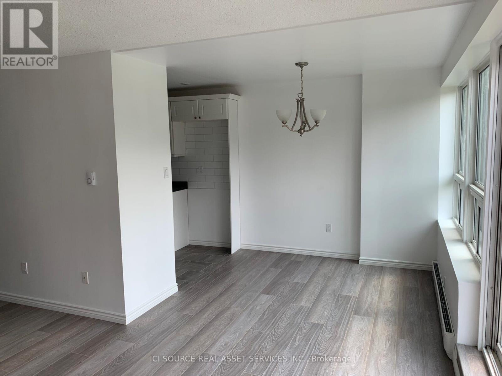 Photo 5 of 17 for 110 - 1445 Huron Street