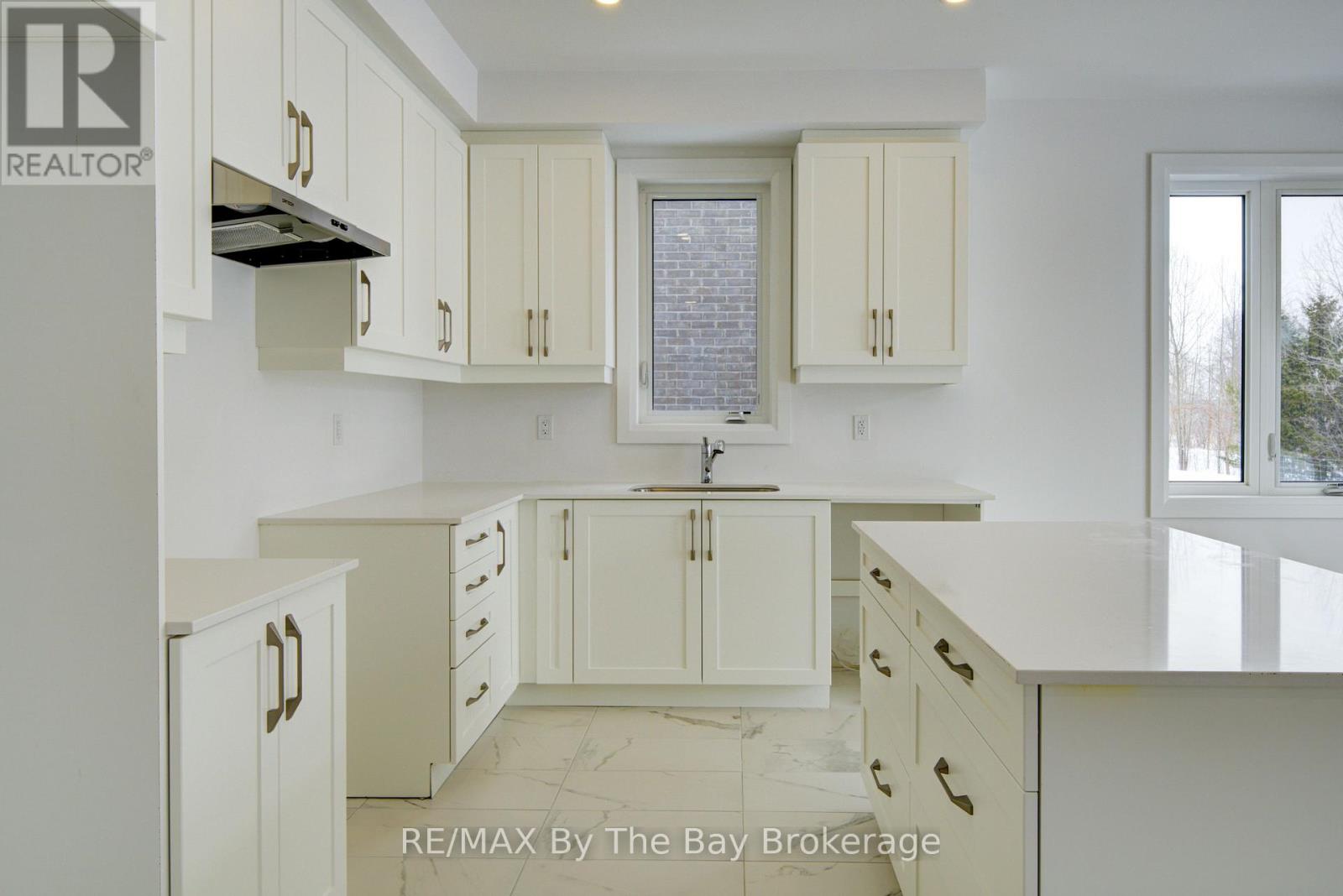 64 Amber Drive, Wasaga Beach, Ontario  L9Z 0R9 - Photo 10 - S12860134