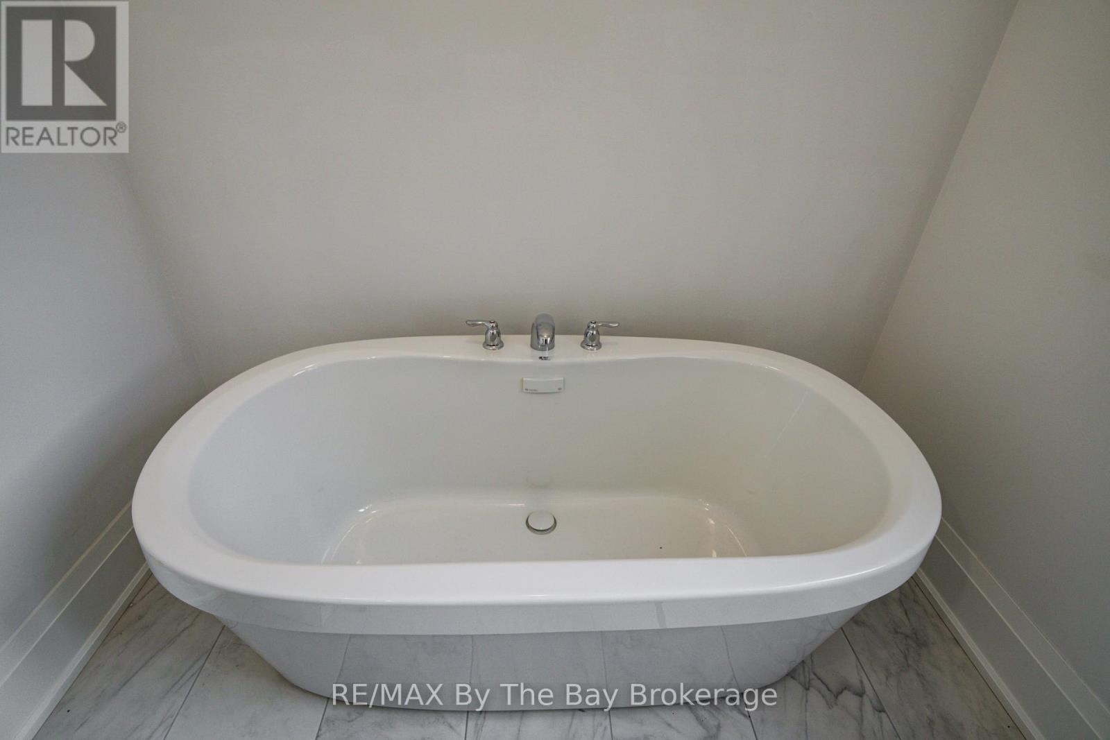 64 Amber Drive, Wasaga Beach, Ontario  L9Z 0R9 - Photo 22 - S12860134