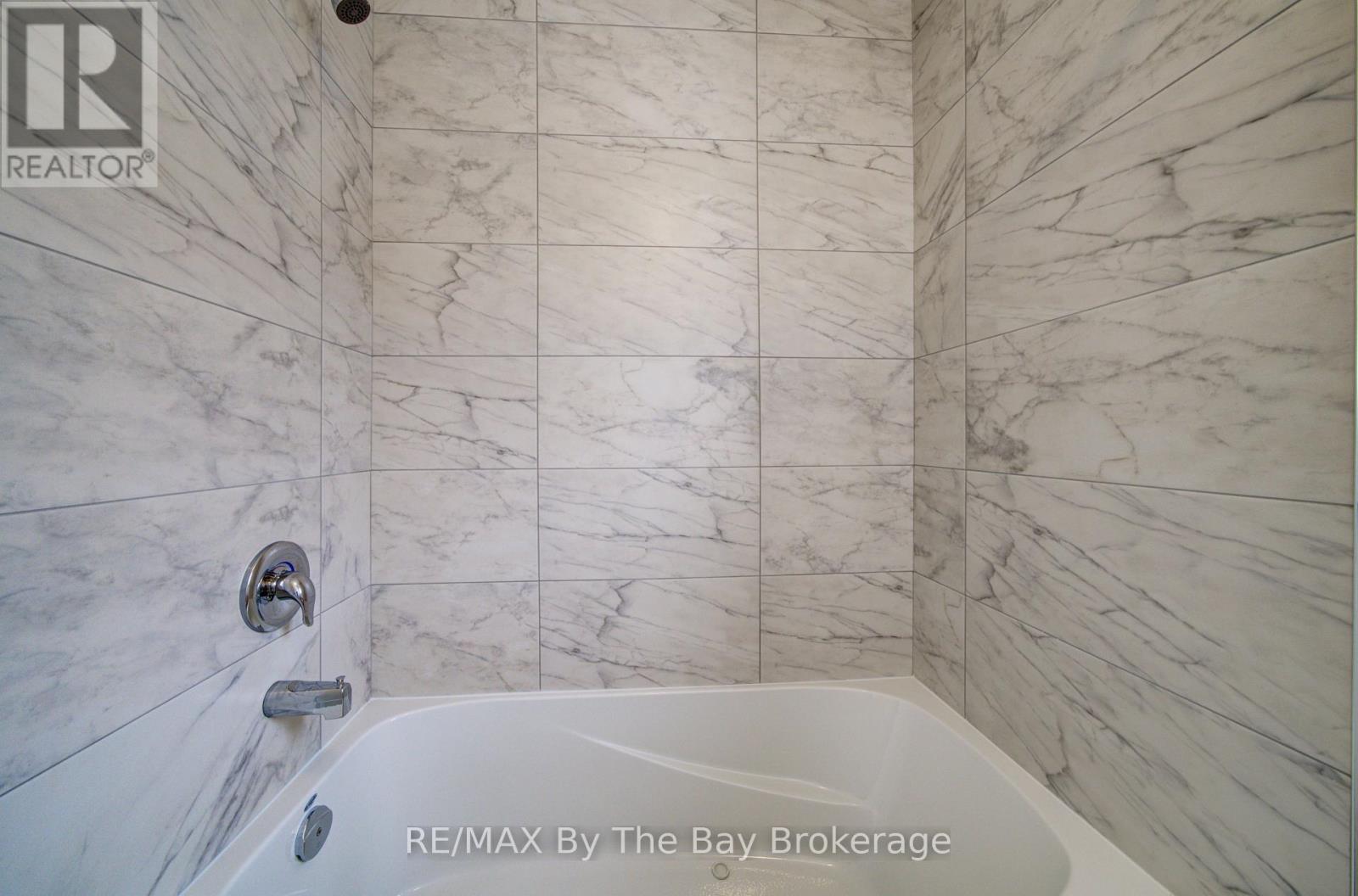 64 Amber Drive, Wasaga Beach, Ontario  L9Z 0R9 - Photo 28 - S12860134