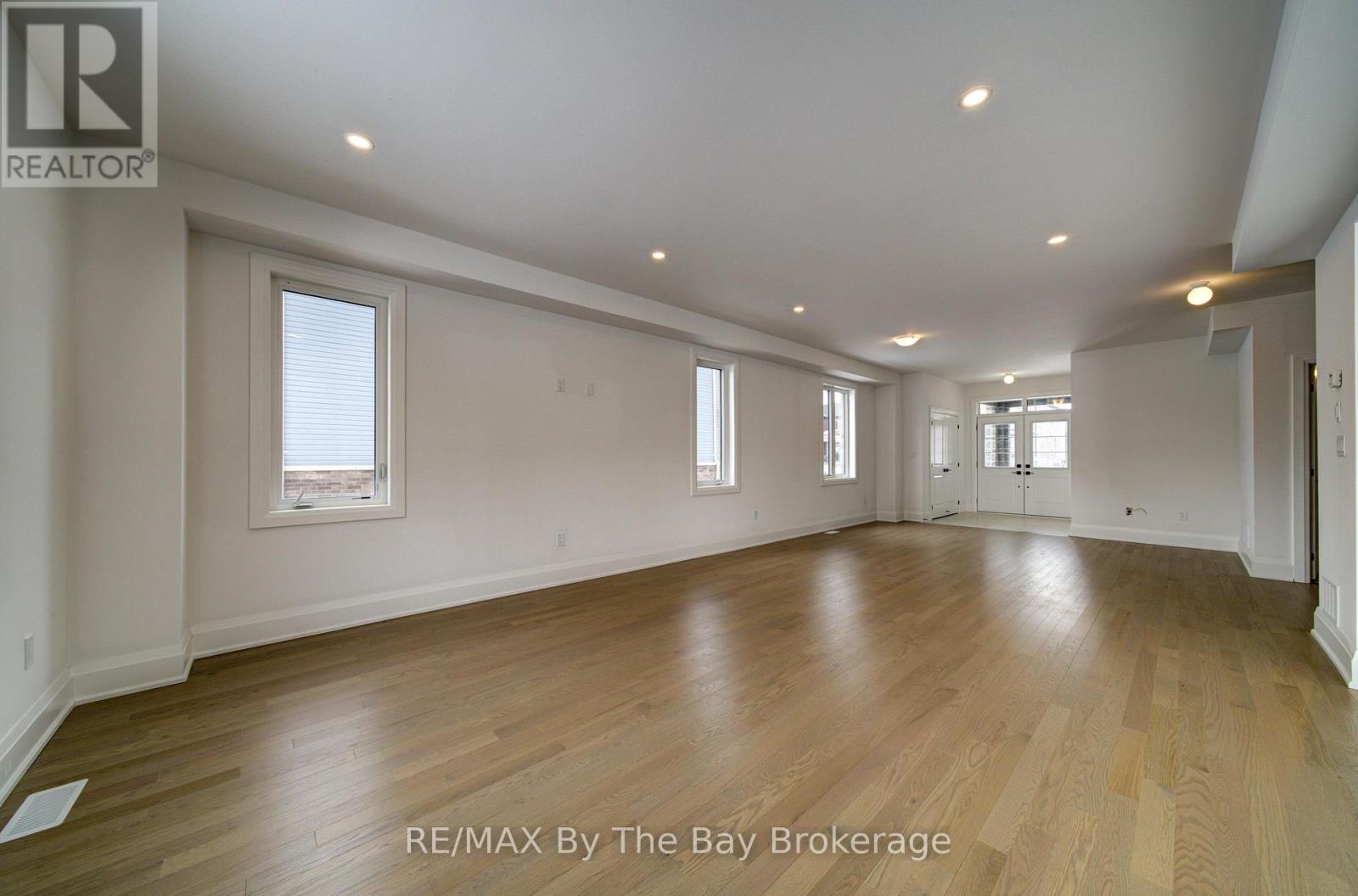 64 Amber Drive, Wasaga Beach, Ontario  L9Z 0R9 - Photo 7 - S12860134